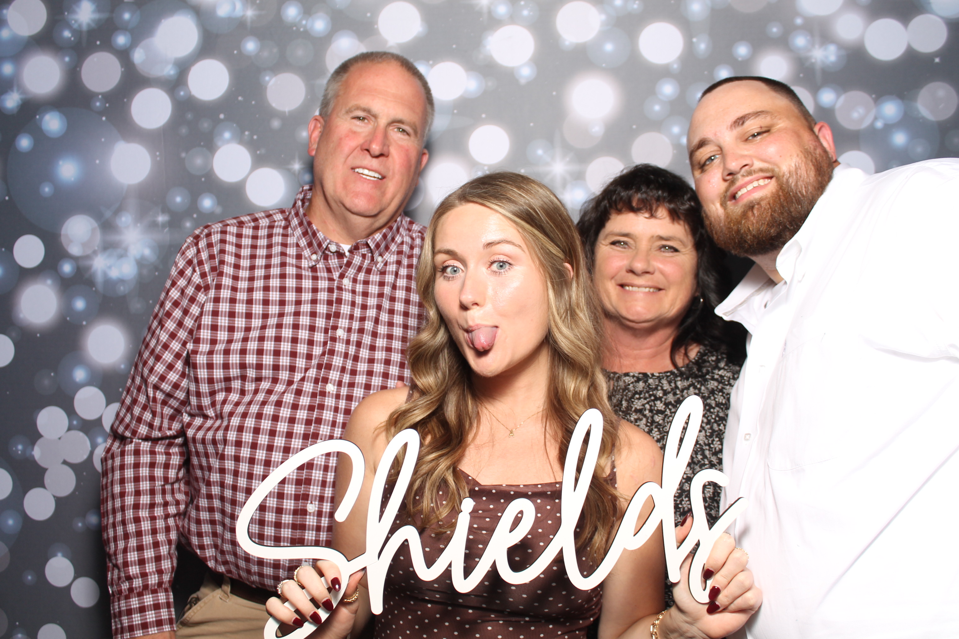 Julia & Jacob | View more photos from the event at gallery.photoboothcincy.com/u/PhotoBoothCincy/Julia-Jacob