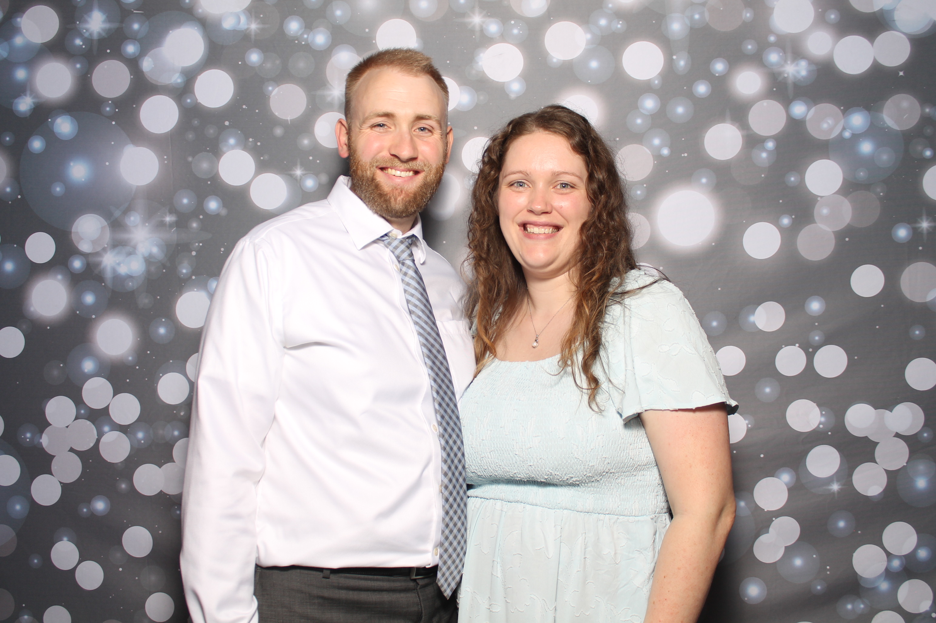 Julia & Jacob | View more photos from the event at gallery.photoboothcincy.com/u/PhotoBoothCincy/Julia-Jacob