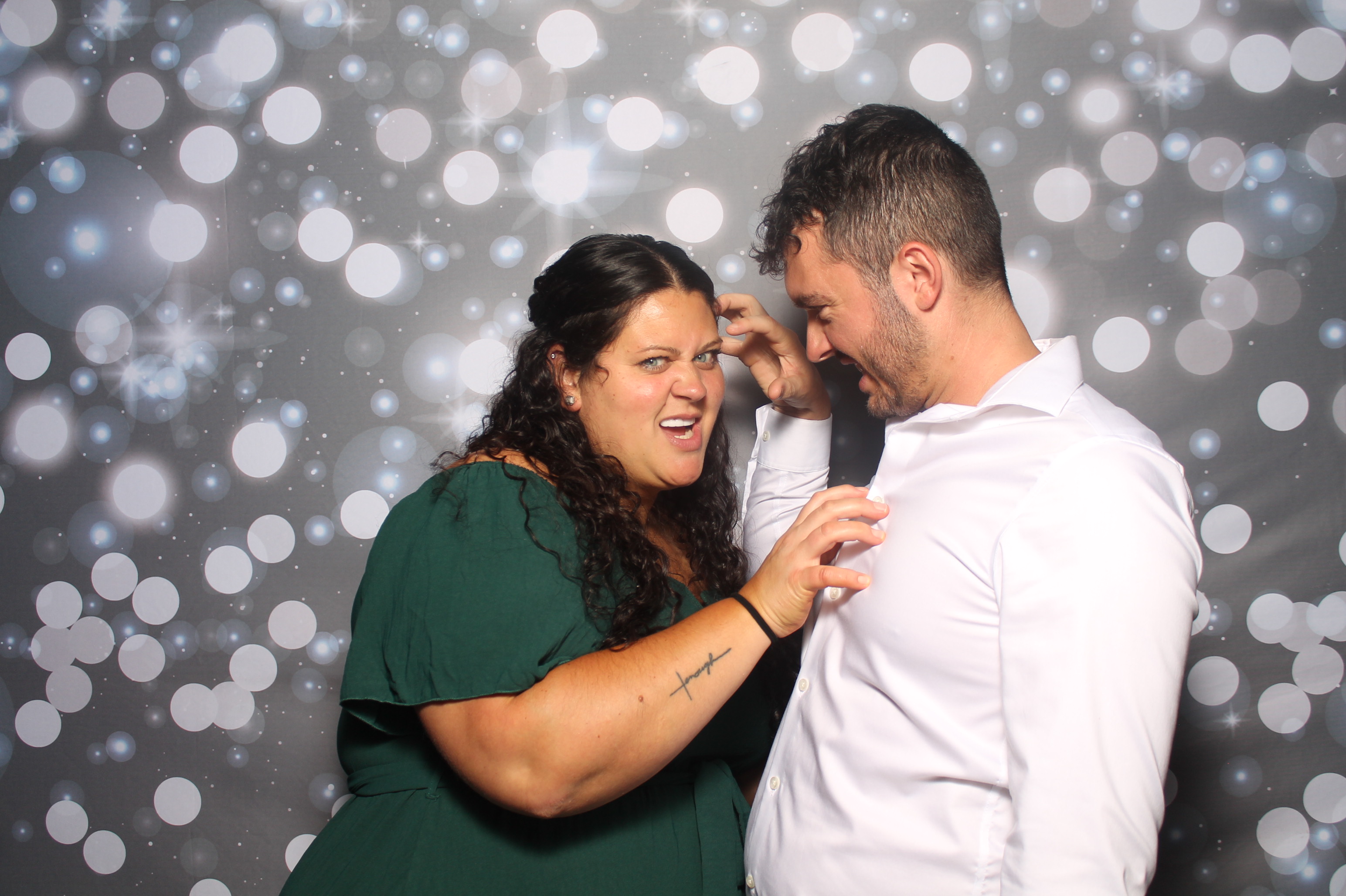 Julia & Jacob | View more photos from the event at gallery.photoboothcincy.com/u/PhotoBoothCincy/Julia-Jacob