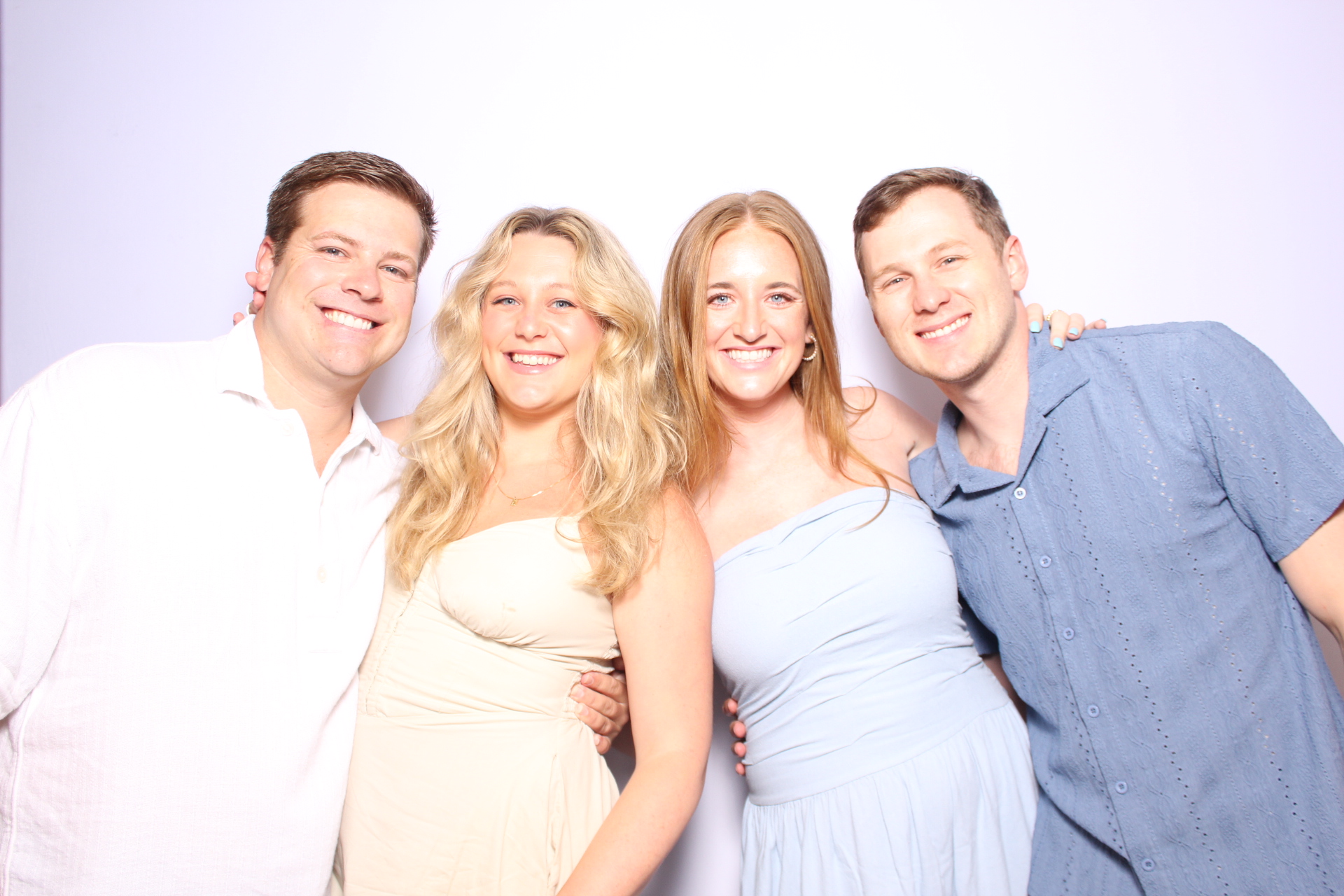Julie & Hank | View more photos from the event at gallery.photoboothcincy.com/u/PhotoBoothCincy/Julie-Hank