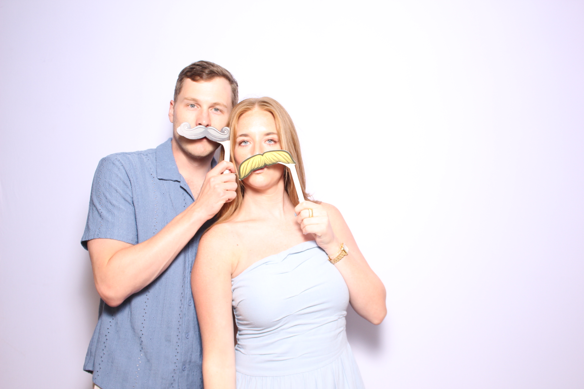 Julie & Hank | View more photos from the event at gallery.photoboothcincy.com/u/PhotoBoothCincy/Julie-Hank