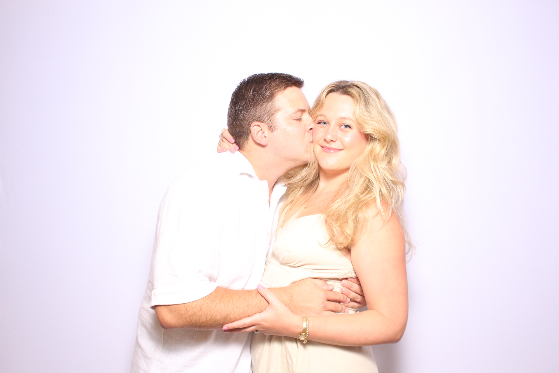 Julie & Hank | View more photos from the event at gallery.photoboothcincy.com/u/PhotoBoothCincy/Julie-Hank
