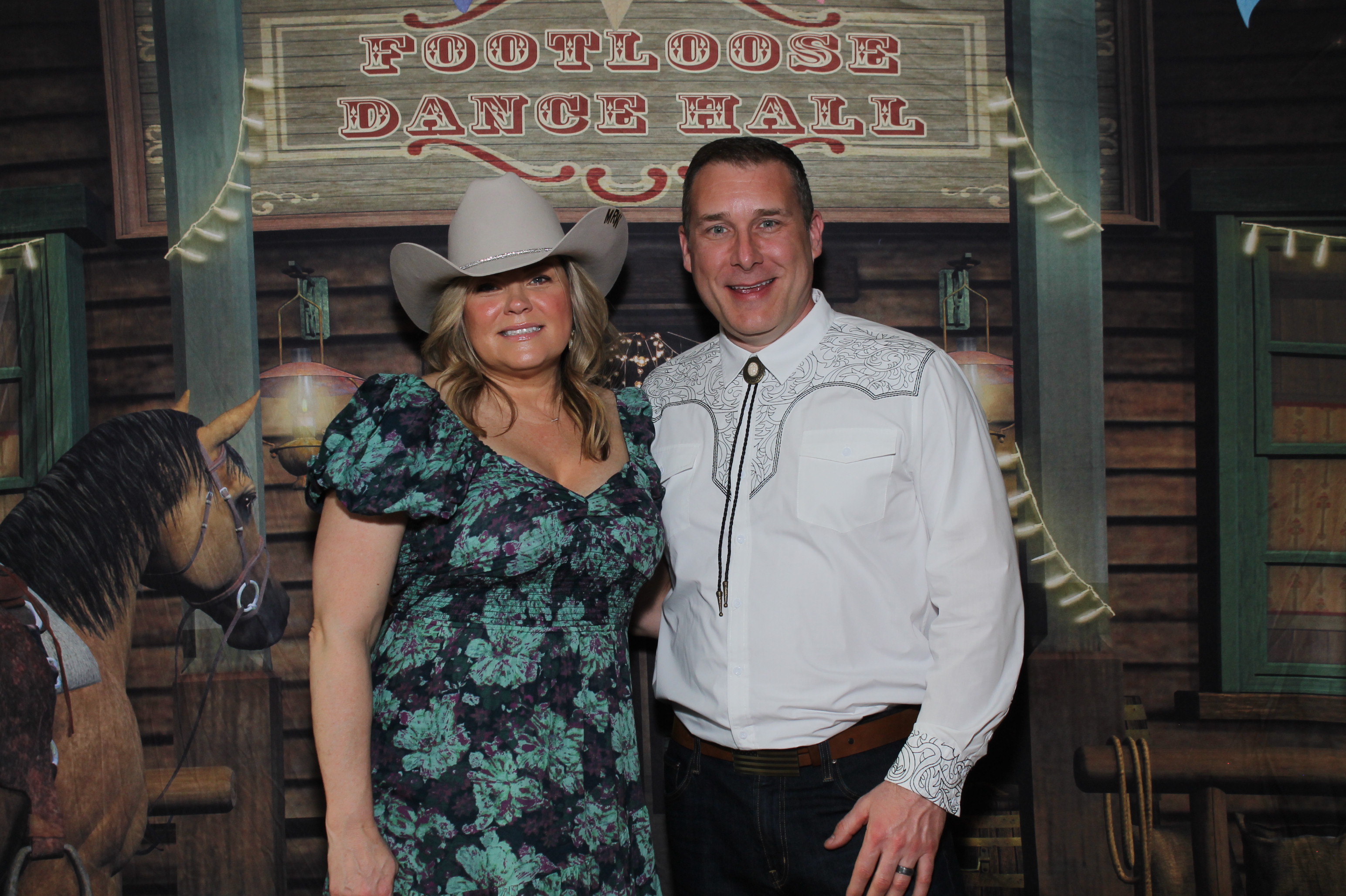JuneFest Gala  | View more photos from the event at gallery.photoboothcincy.com/u/PhotoBoothCincy/JuneFest-Gala