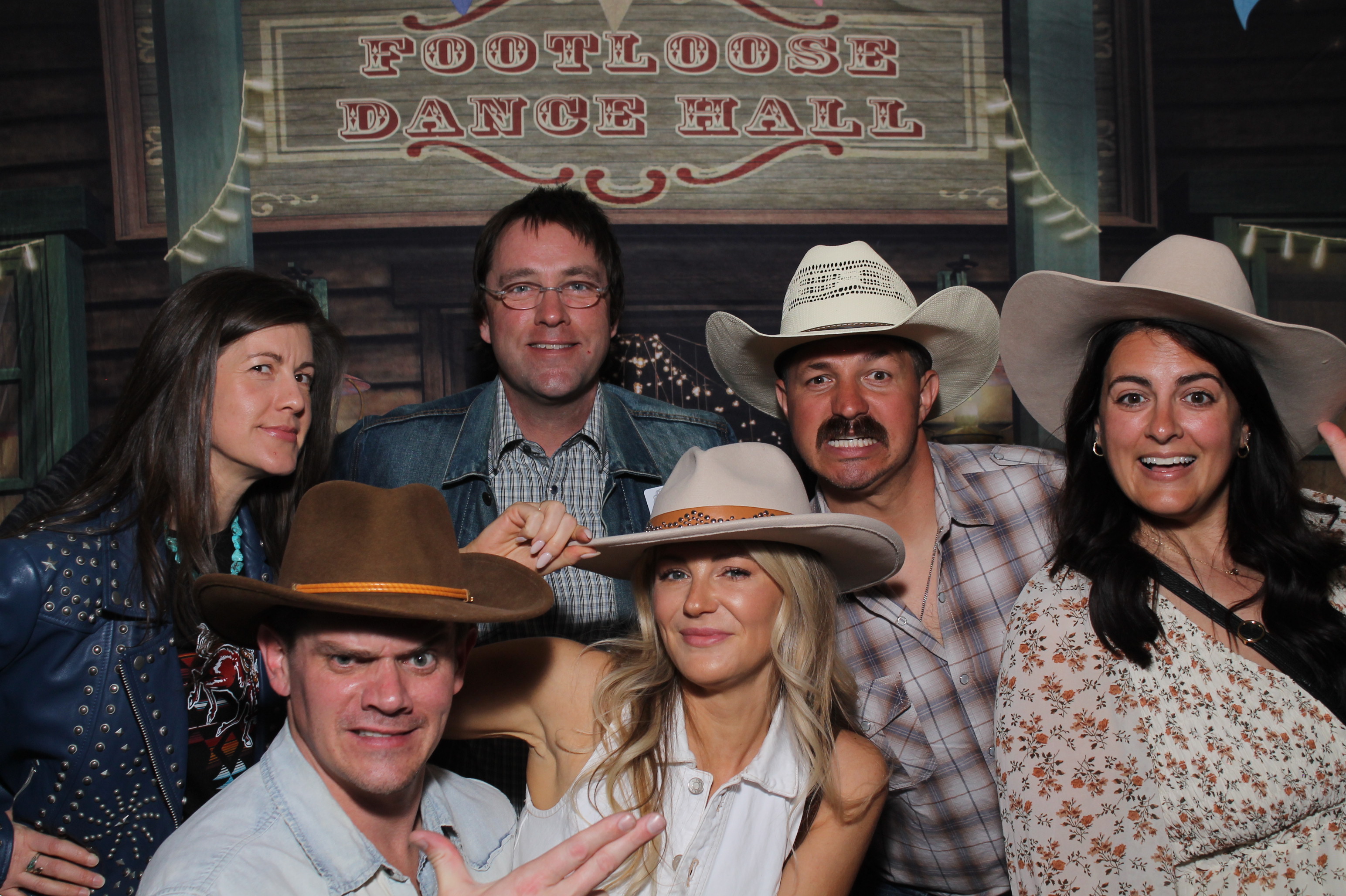 JuneFest Gala  | View more photos from the event at gallery.photoboothcincy.com/u/PhotoBoothCincy/JuneFest-Gala