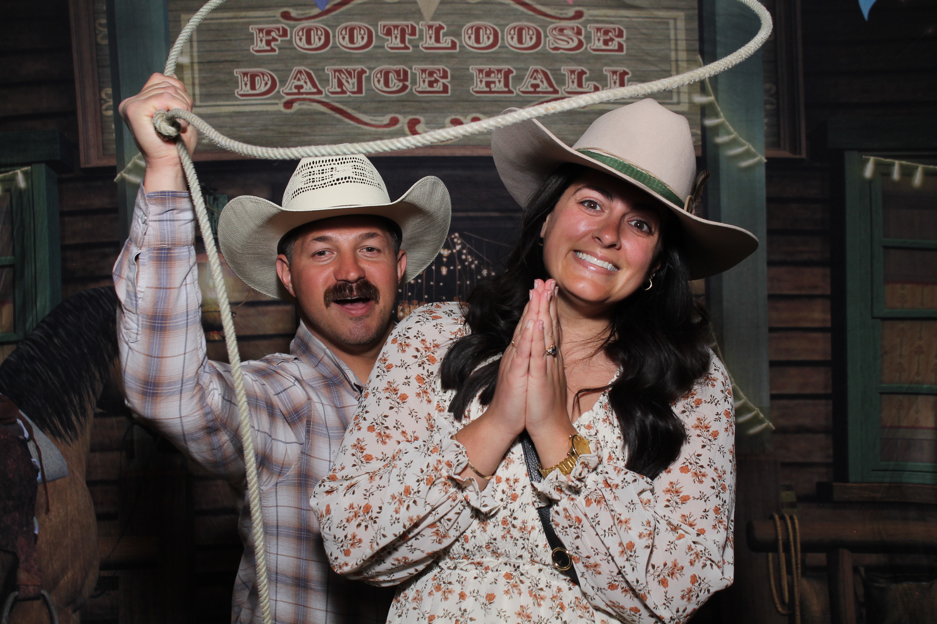 JuneFest Gala  | View more photos from the event at gallery.photoboothcincy.com/u/PhotoBoothCincy/JuneFest-Gala