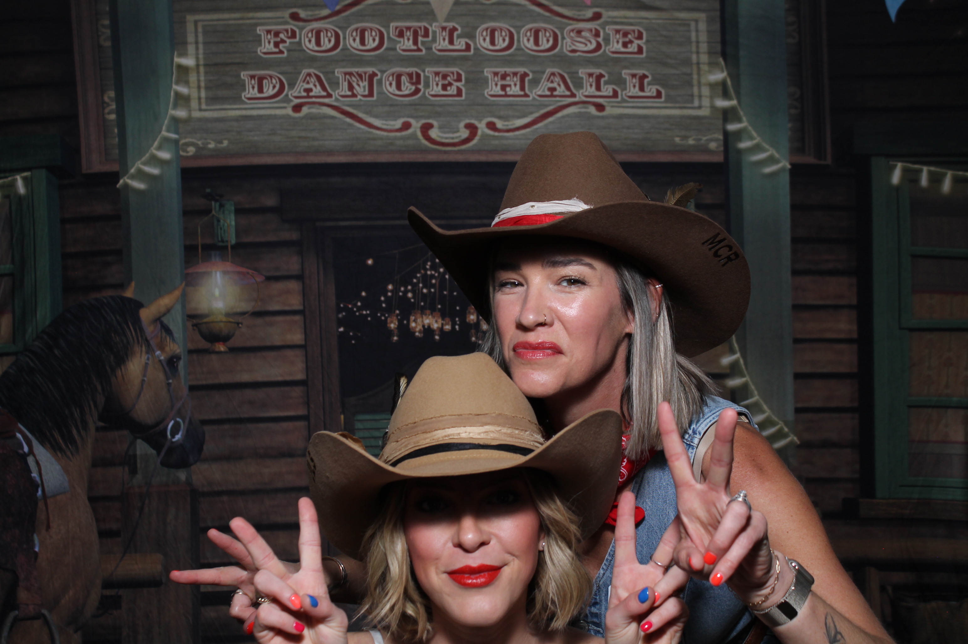 JuneFest Gala  | View more photos from the event at gallery.photoboothcincy.com/u/PhotoBoothCincy/JuneFest-Gala