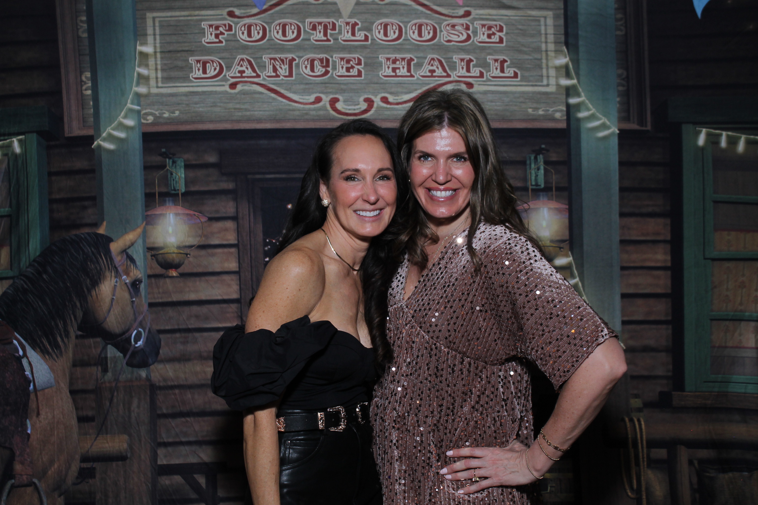 JuneFest Gala  | View more photos from the event at gallery.photoboothcincy.com/u/PhotoBoothCincy/JuneFest-Gala