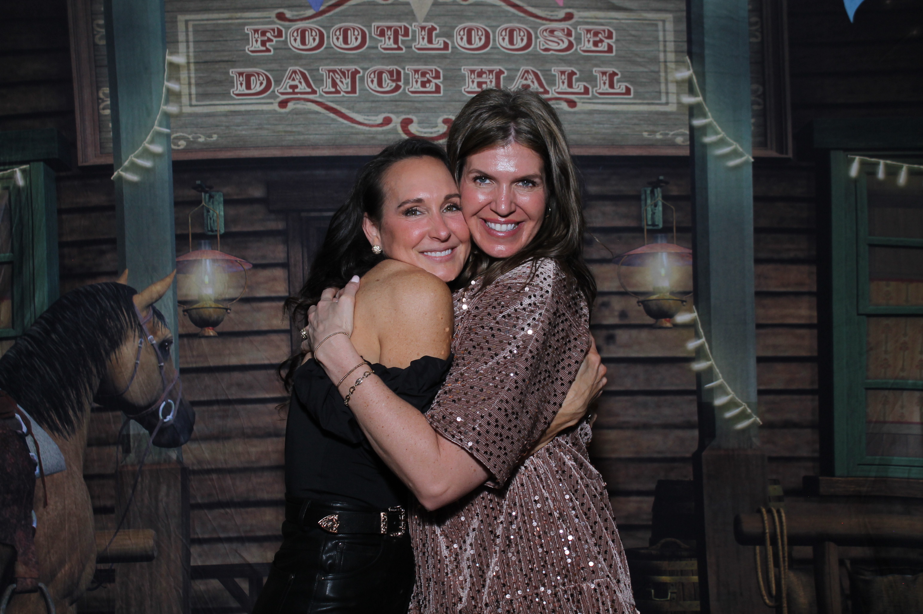 JuneFest Gala  | View more photos from the event at gallery.photoboothcincy.com/u/PhotoBoothCincy/JuneFest-Gala