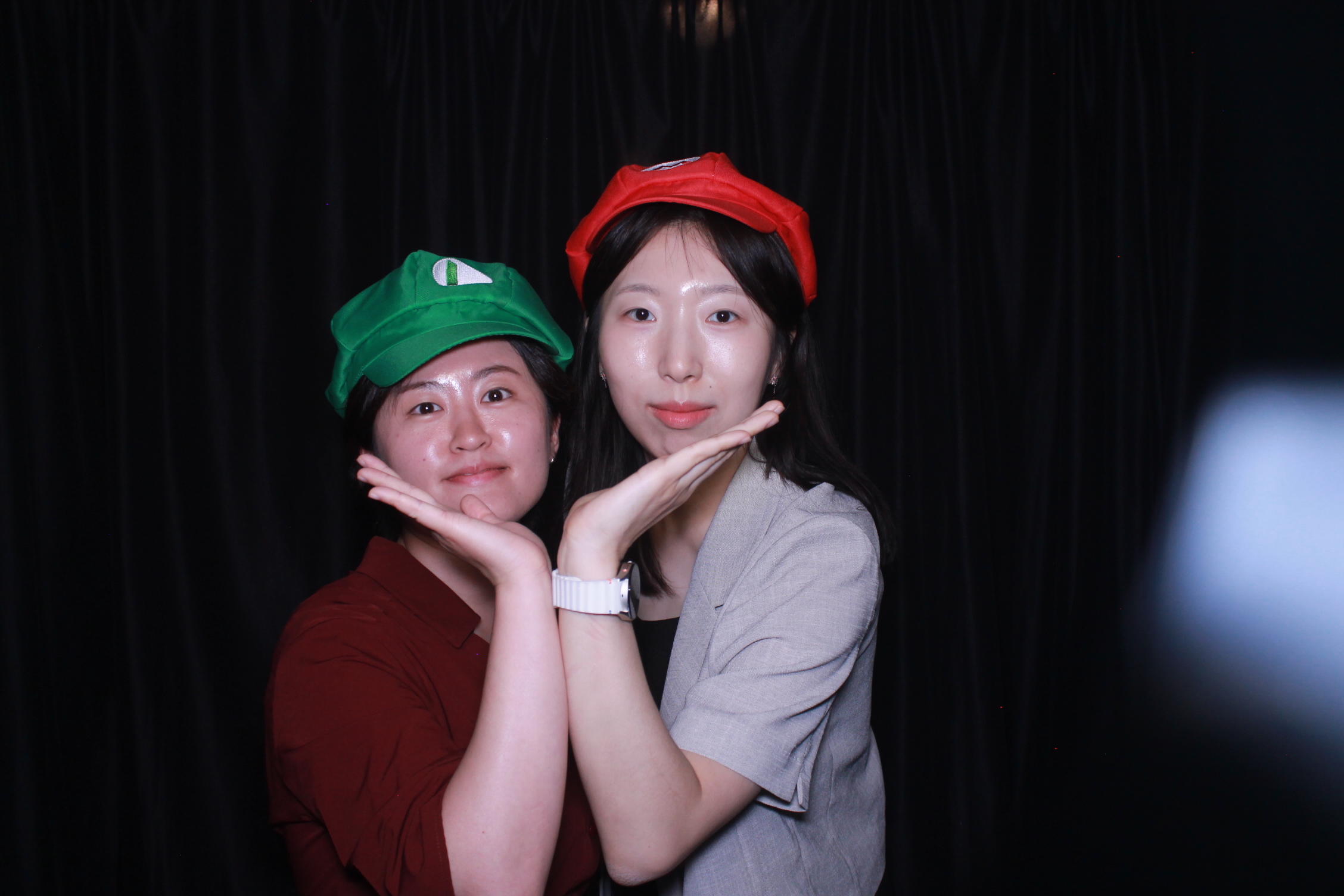 Justin & Soyeon  | View more photos from the event at gallery.photoboothcincy.com/u/PhotoBoothCincy/Justin-Soyeon