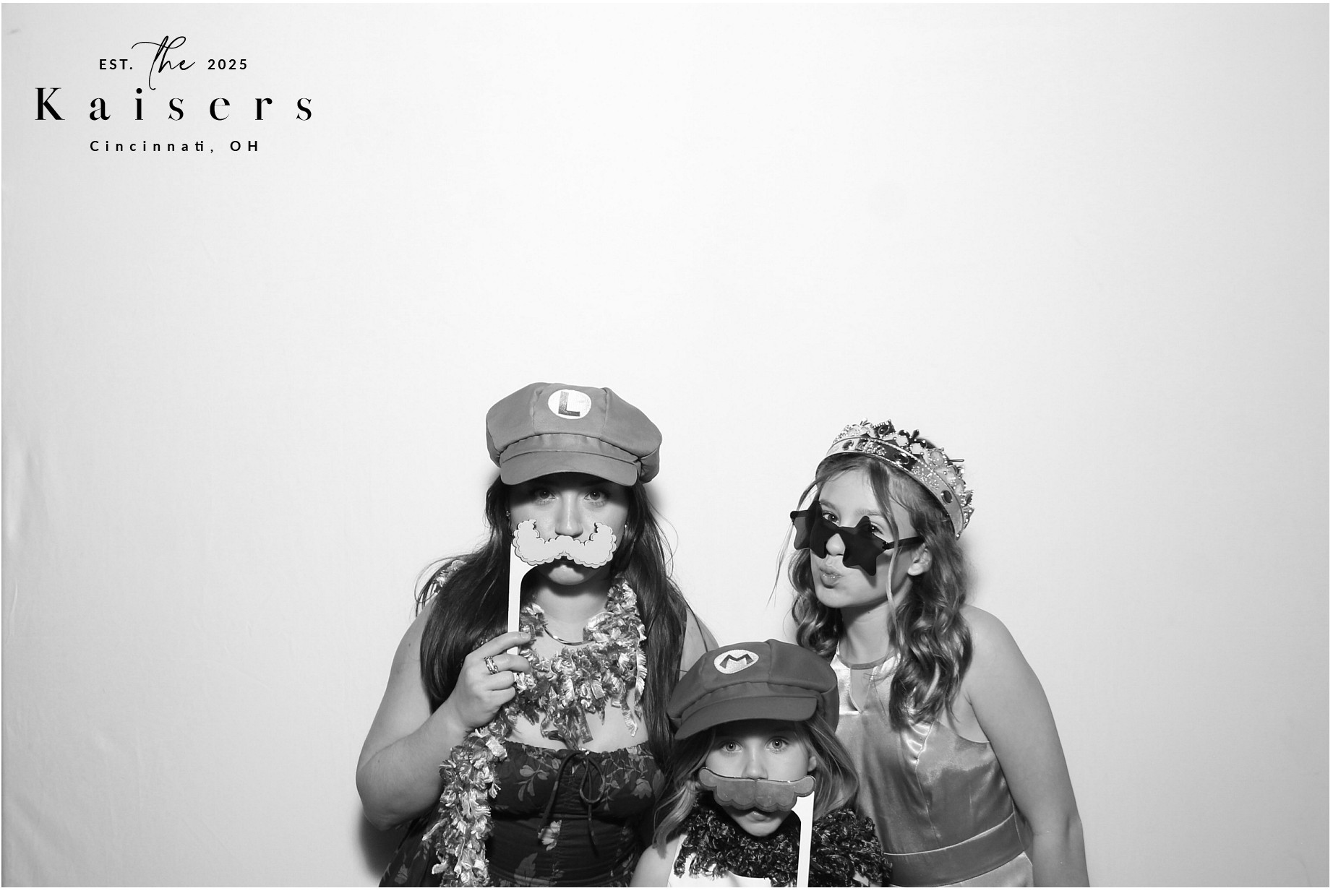 Kaiser Wedding | View more photos from the event at gallery.photoboothcincy.com/u/PhotoBoothCincy/Kaiser-Wedding