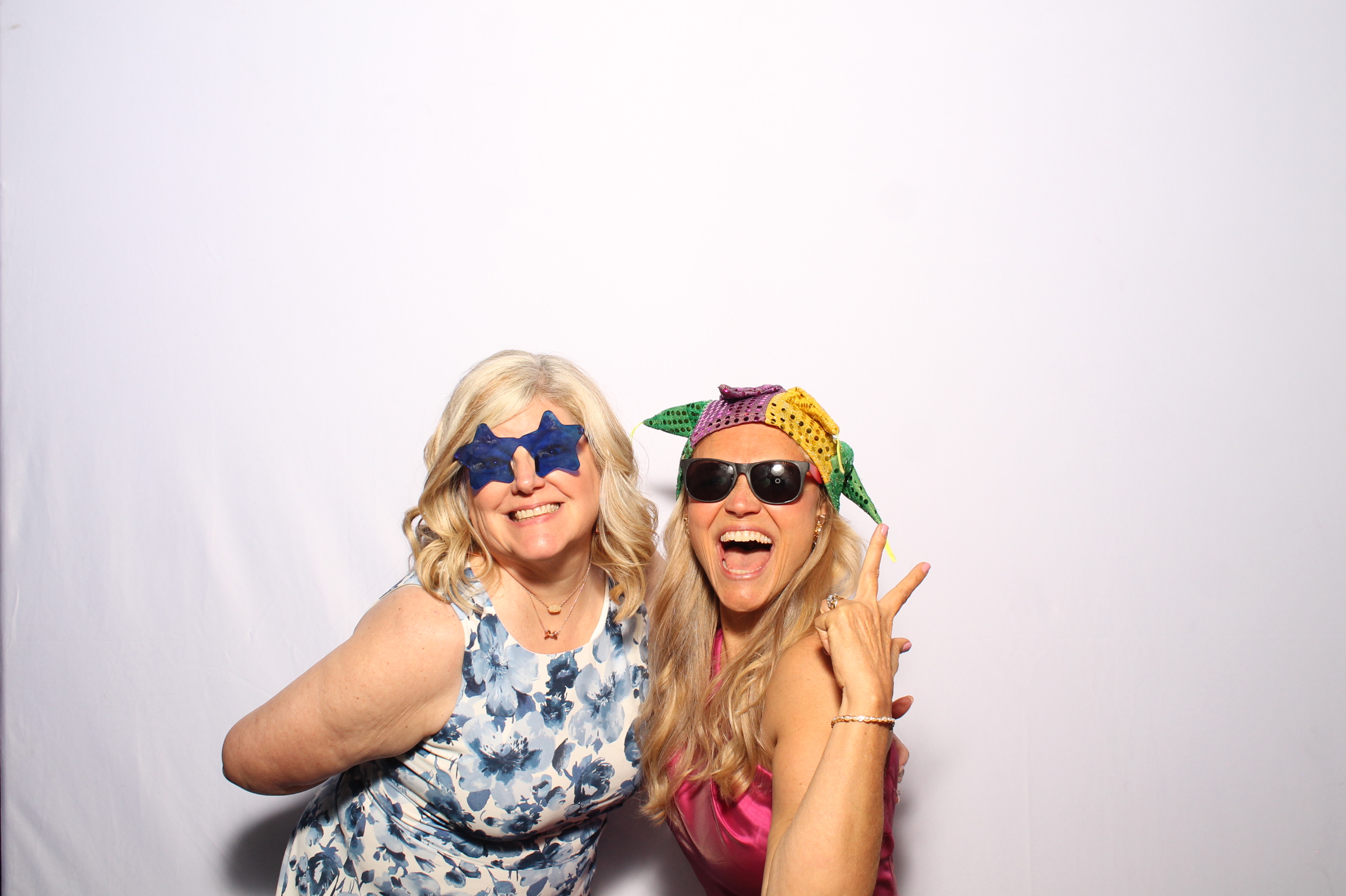 Kaiser Wedding | View more photos from the event at gallery.photoboothcincy.com/u/PhotoBoothCincy/Kaiser-Wedding