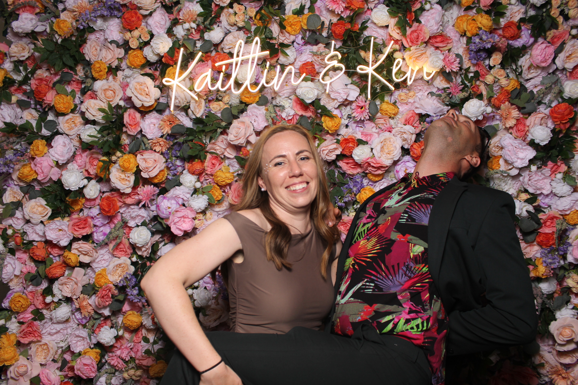Kaitlin & Ken | View more photos from the event at gallery.photoboothcincy.com/u/PhotoBoothCincy/Kaitlin-Ken