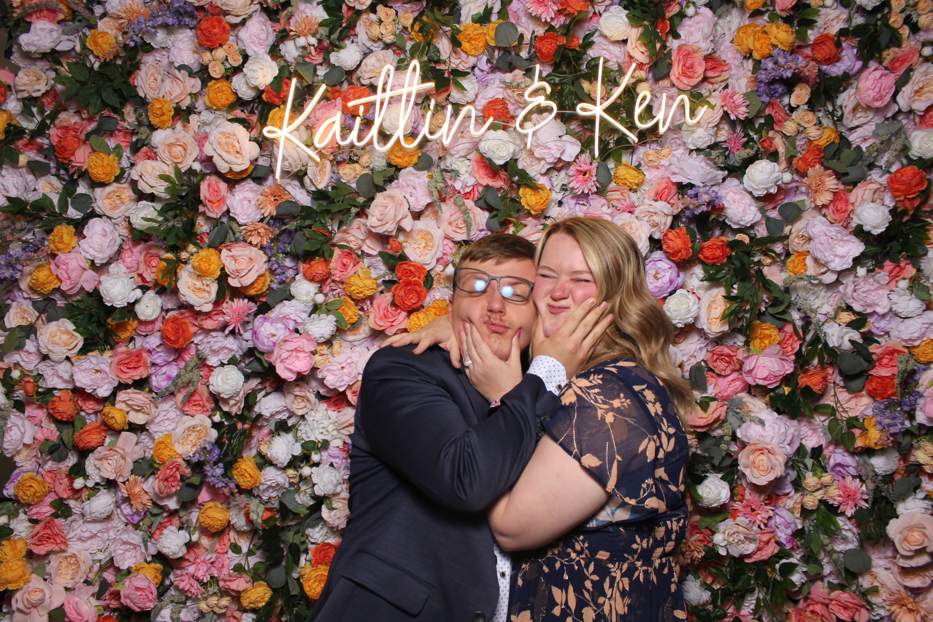 Kaitlin & Ken | View more photos from the event at gallery.photoboothcincy.com/u/PhotoBoothCincy/Kaitlin-Ken