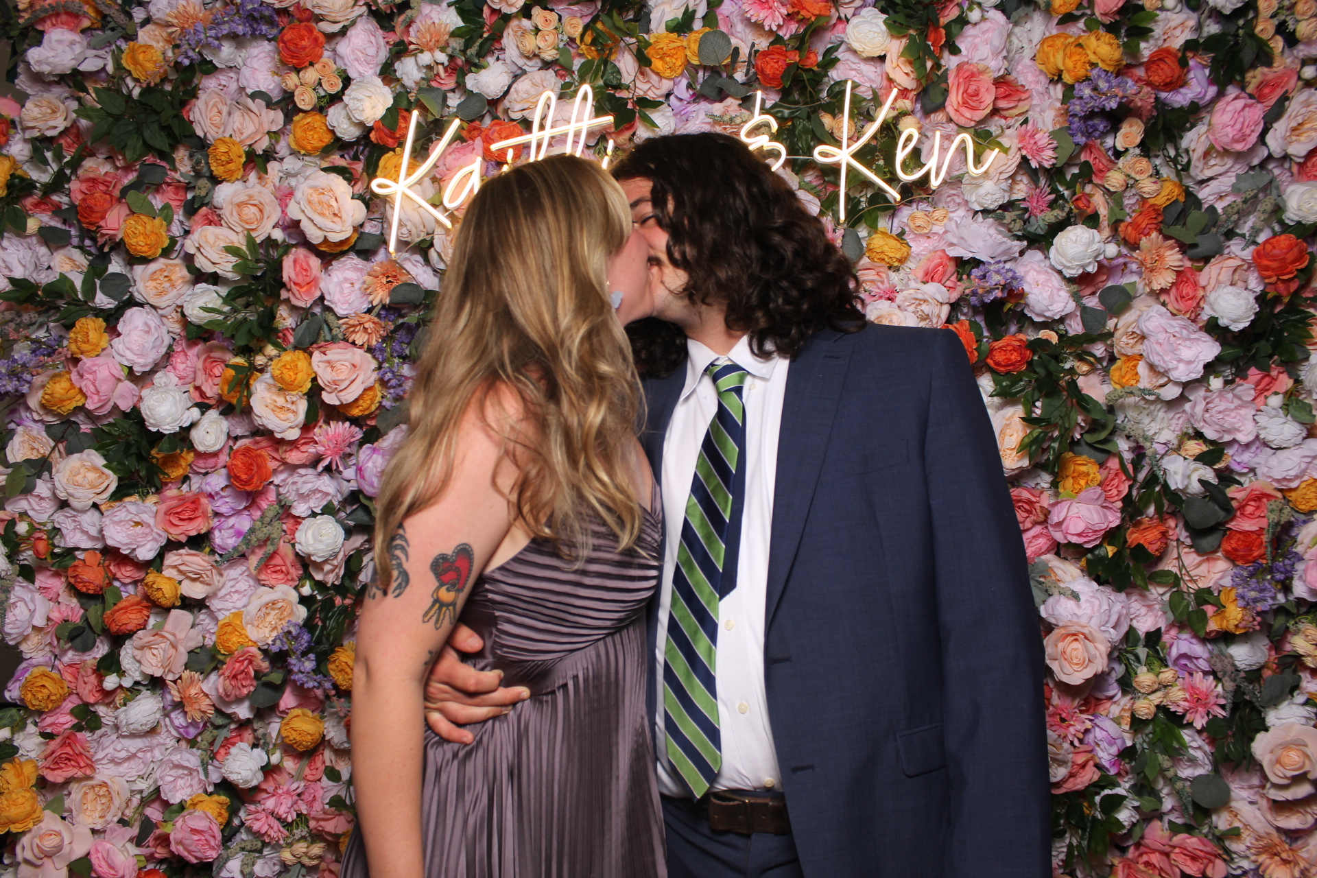 Kaitlin & Ken | View more photos from the event at gallery.photoboothcincy.com/u/PhotoBoothCincy/Kaitlin-Ken