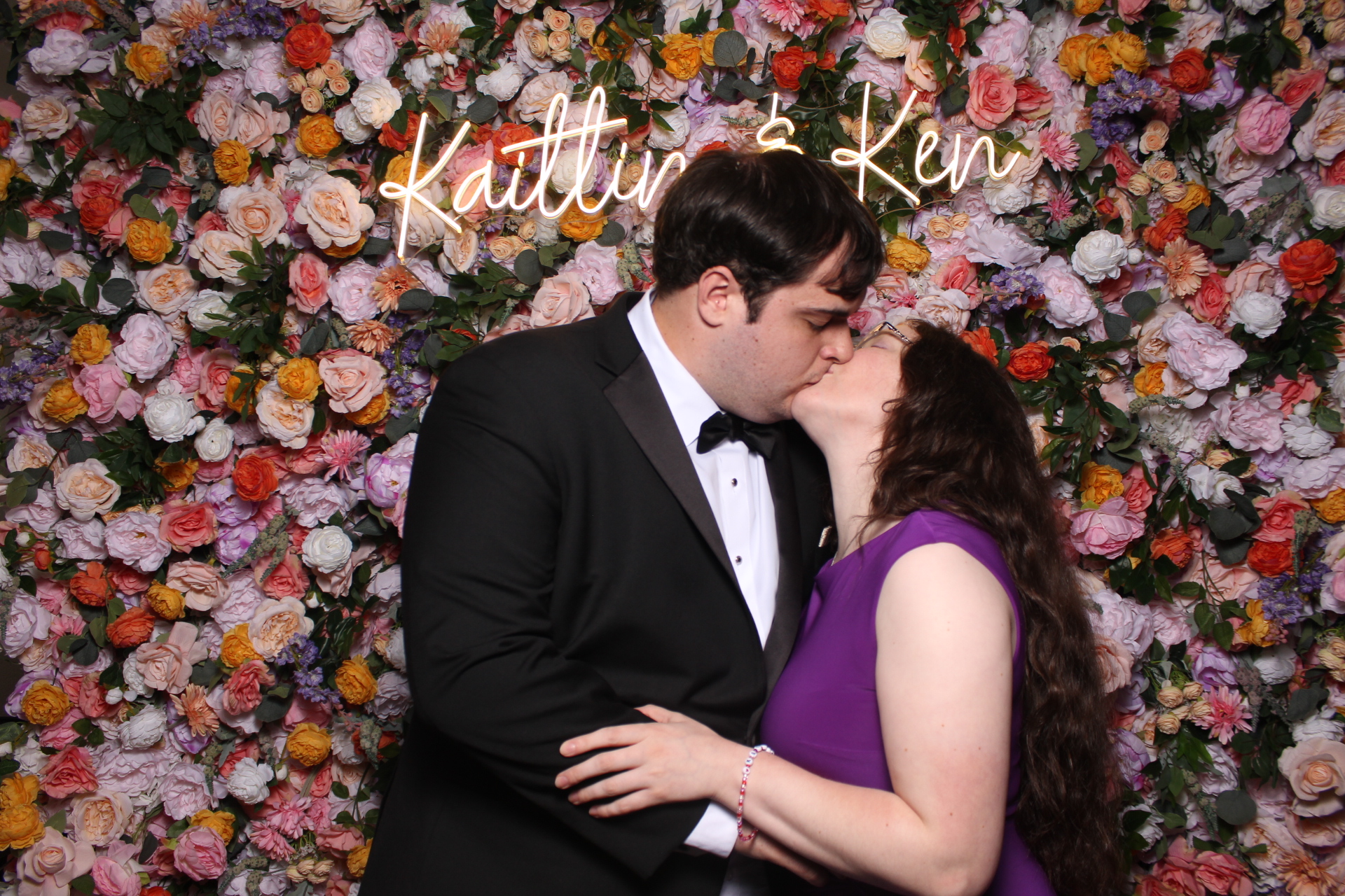 Kaitlin & Ken | View more photos from the event at gallery.photoboothcincy.com/u/PhotoBoothCincy/Kaitlin-Ken