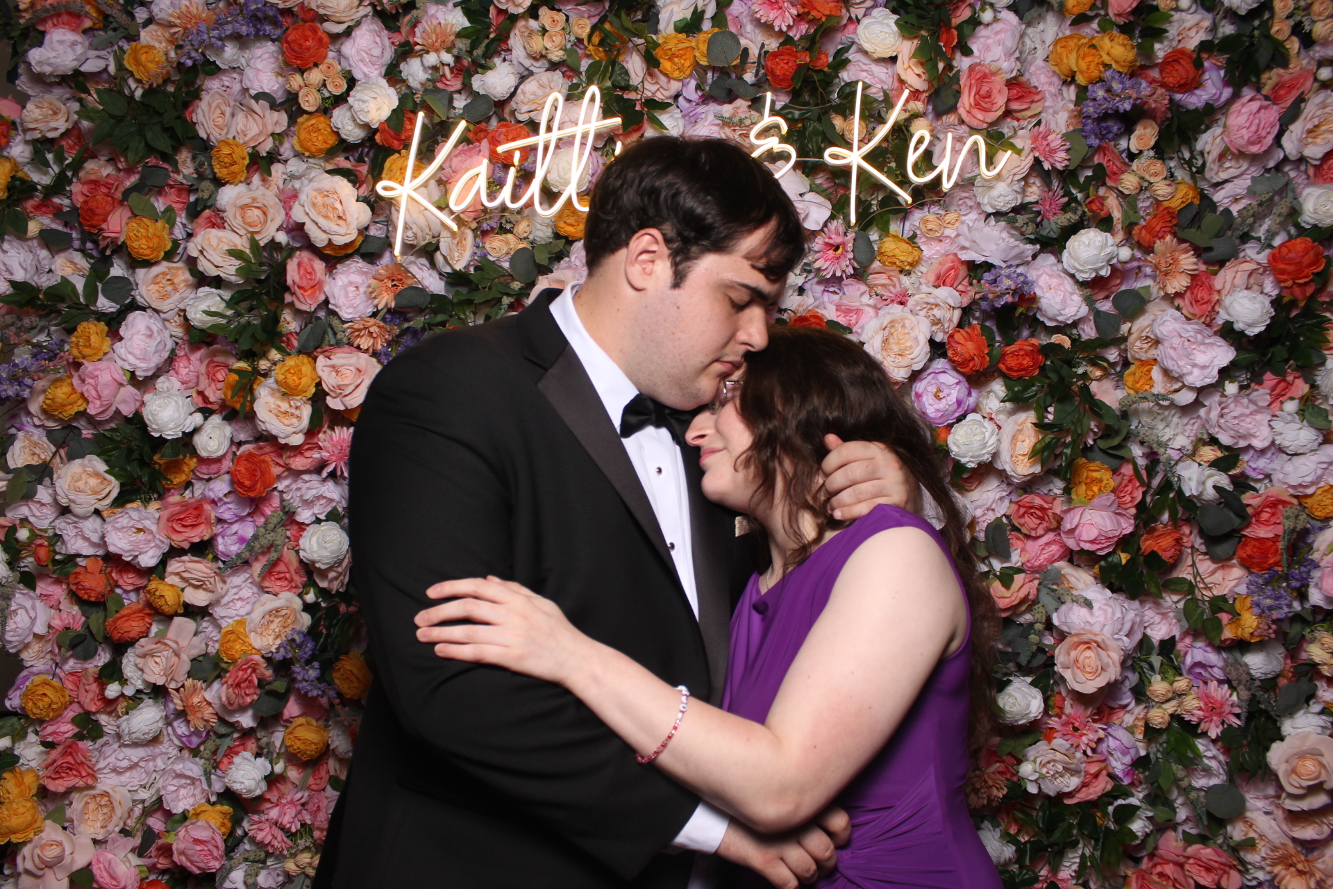 Kaitlin & Ken | View more photos from the event at gallery.photoboothcincy.com/u/PhotoBoothCincy/Kaitlin-Ken