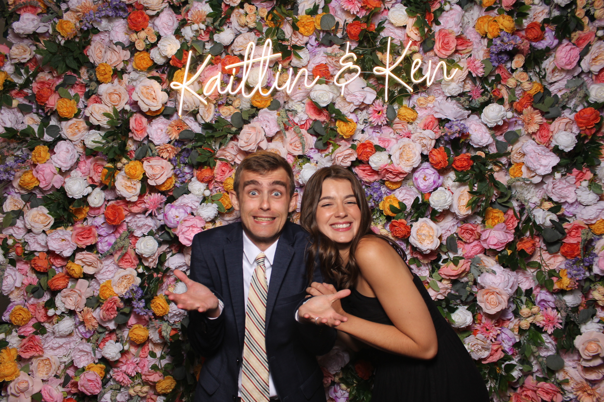Kaitlin & Ken | View more photos from the event at gallery.photoboothcincy.com/u/PhotoBoothCincy/Kaitlin-Ken