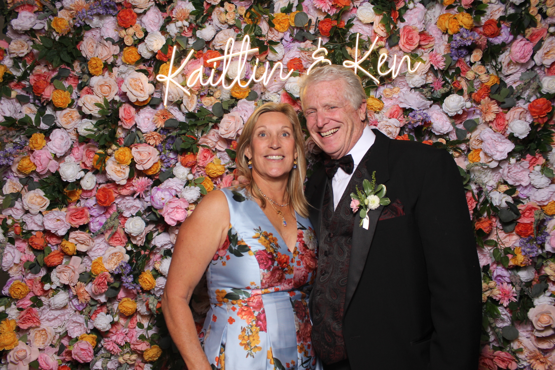 Kaitlin & Ken | View more photos from the event at gallery.photoboothcincy.com/u/PhotoBoothCincy/Kaitlin-Ken