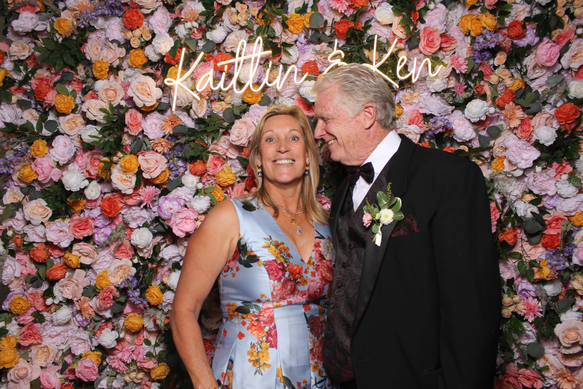 Kaitlin & Ken | View more photos from the event at gallery.photoboothcincy.com/u/PhotoBoothCincy/Kaitlin-Ken