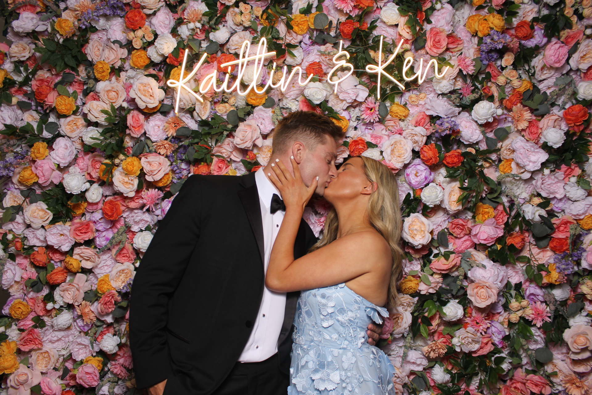 Kaitlin & Ken | View more photos from the event at gallery.photoboothcincy.com/u/PhotoBoothCincy/Kaitlin-Ken
