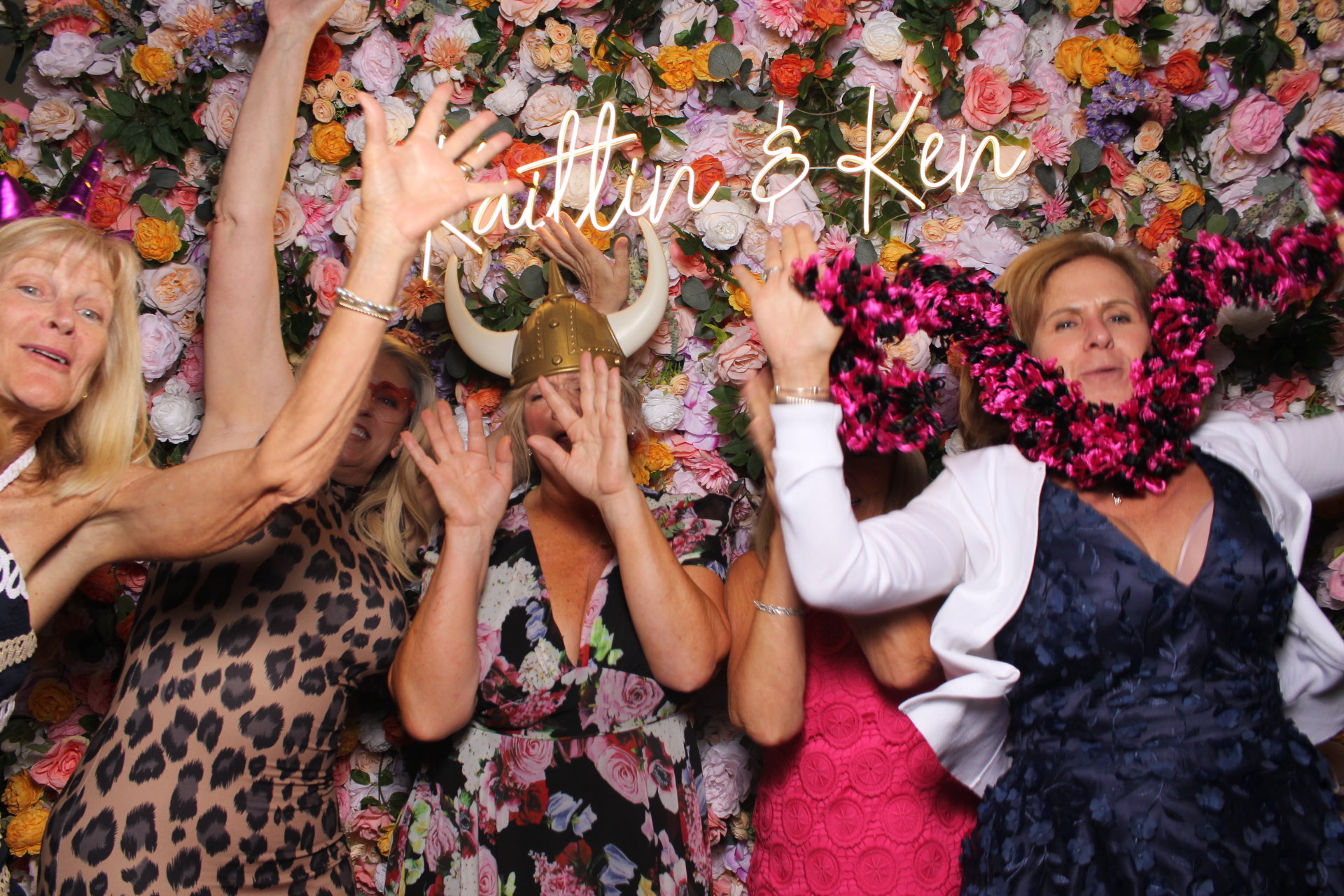 Kaitlin & Ken | View more photos from the event at gallery.photoboothcincy.com/u/PhotoBoothCincy/Kaitlin-Ken