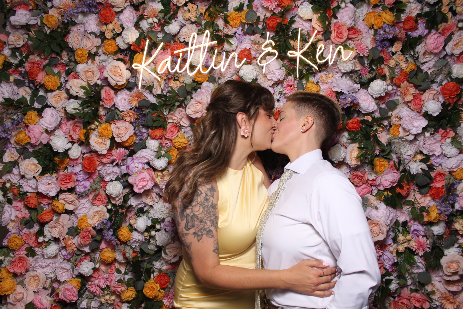 Kaitlin & Ken | View more photos from the event at gallery.photoboothcincy.com/u/PhotoBoothCincy/Kaitlin-Ken
