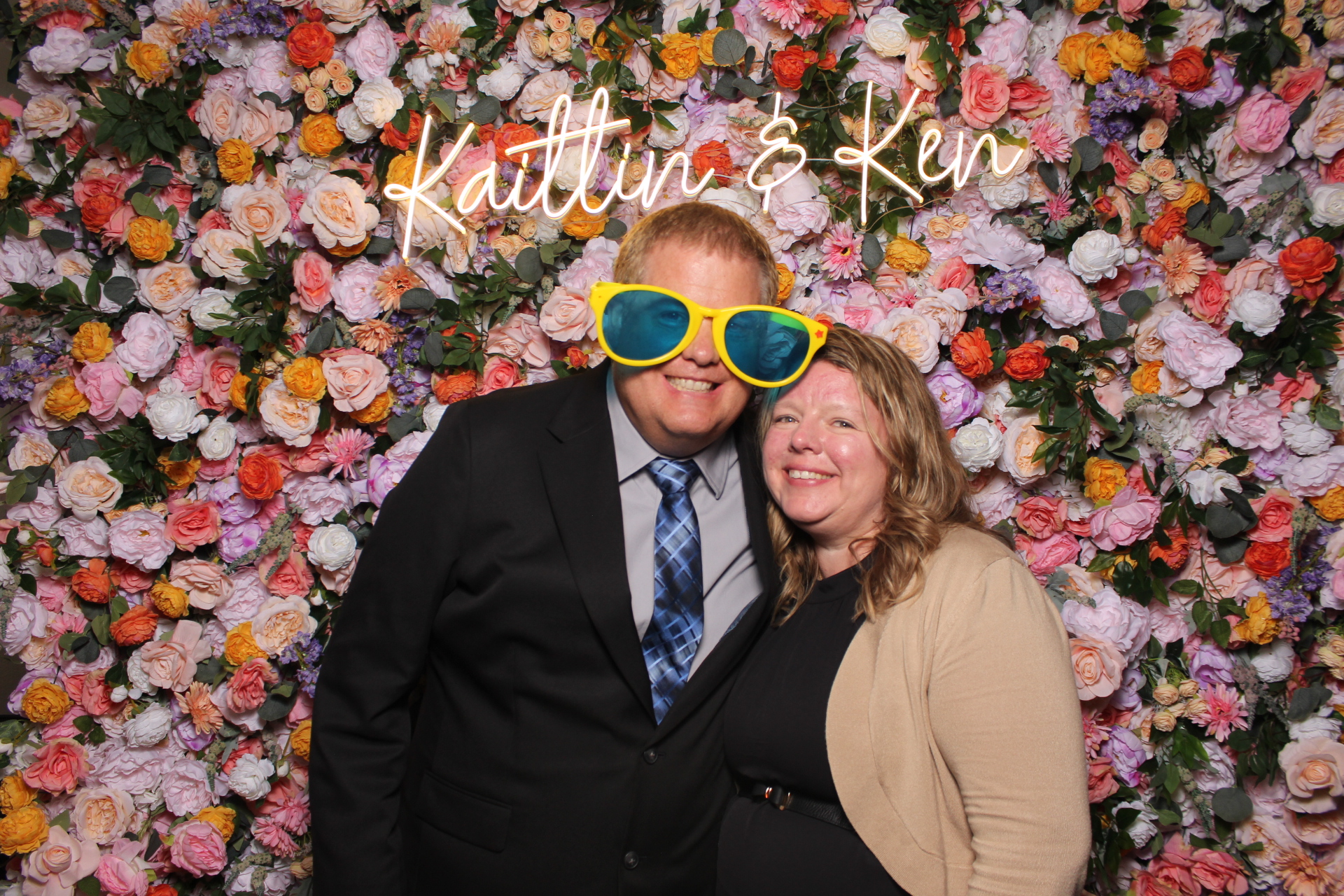 Kaitlin & Ken | View more photos from the event at gallery.photoboothcincy.com/u/PhotoBoothCincy/Kaitlin-Ken