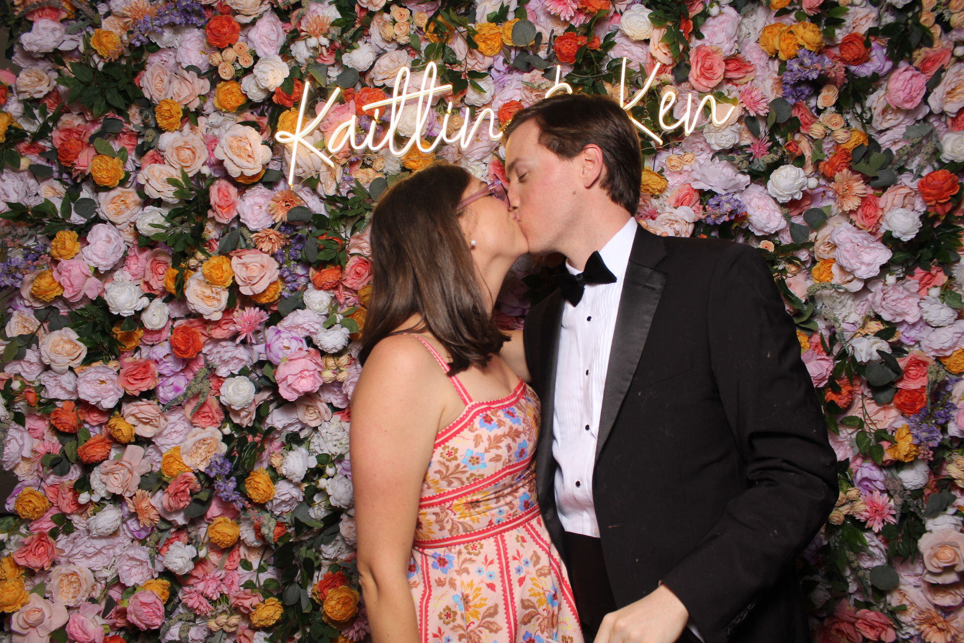 Kaitlin & Ken | View more photos from the event at gallery.photoboothcincy.com/u/PhotoBoothCincy/Kaitlin-Ken