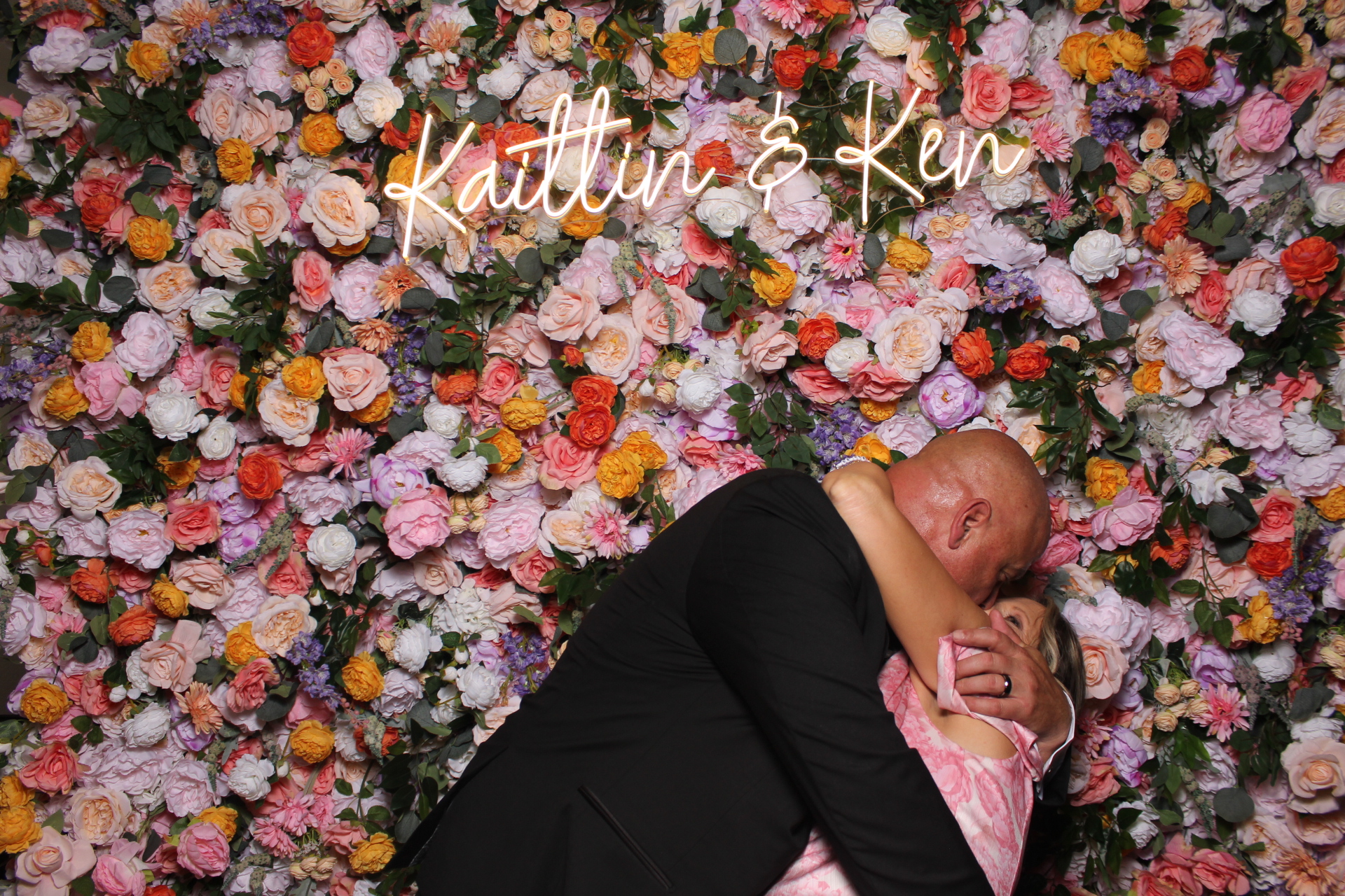 Kaitlin & Ken | View more photos from the event at gallery.photoboothcincy.com/u/PhotoBoothCincy/Kaitlin-Ken