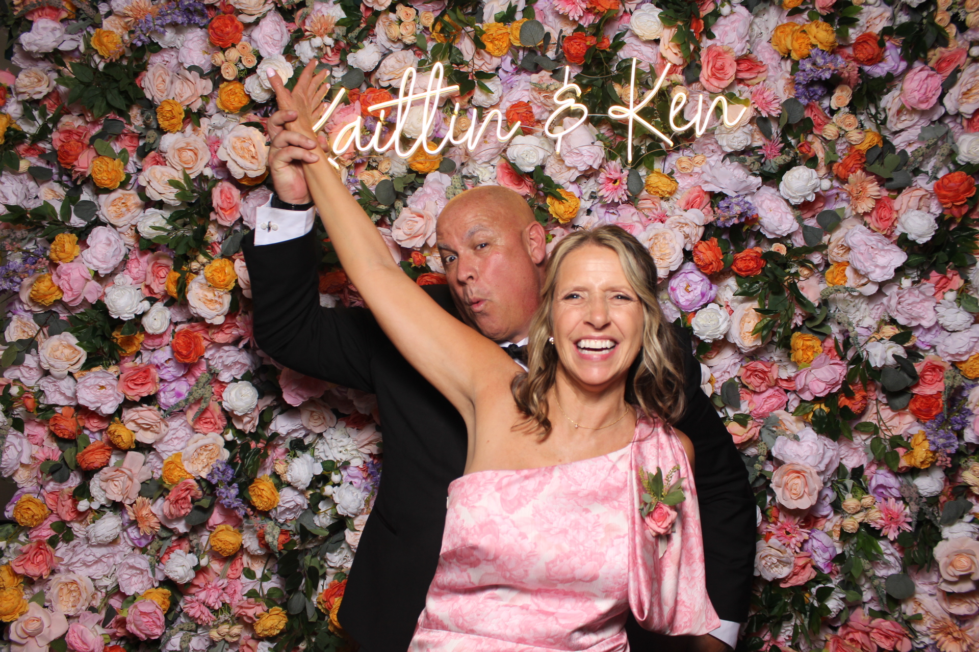 Kaitlin & Ken | View more photos from the event at gallery.photoboothcincy.com/u/PhotoBoothCincy/Kaitlin-Ken
