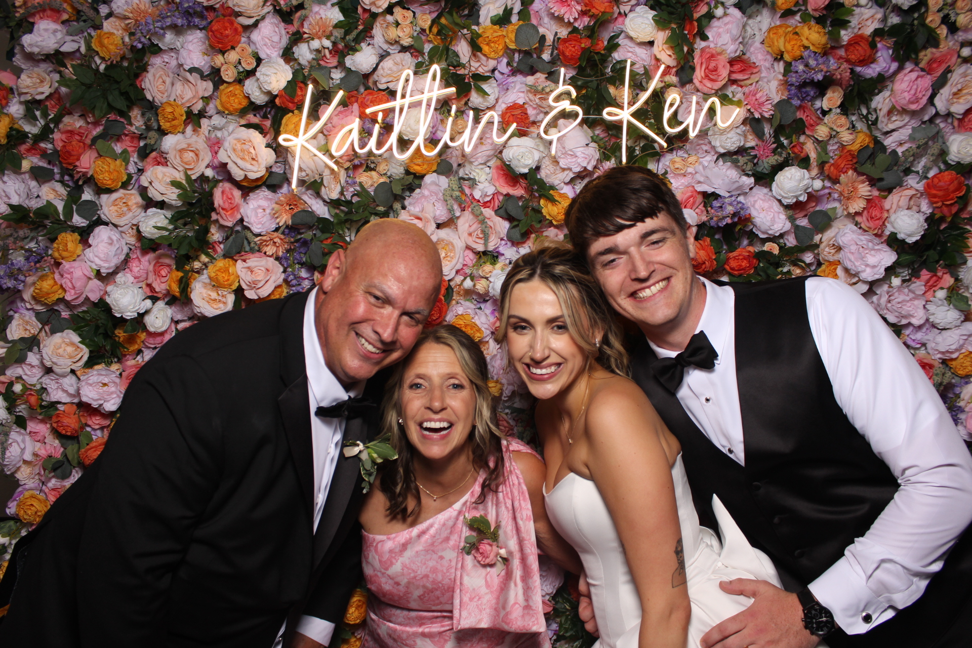 Kaitlin & Ken | View more photos from the event at gallery.photoboothcincy.com/u/PhotoBoothCincy/Kaitlin-Ken