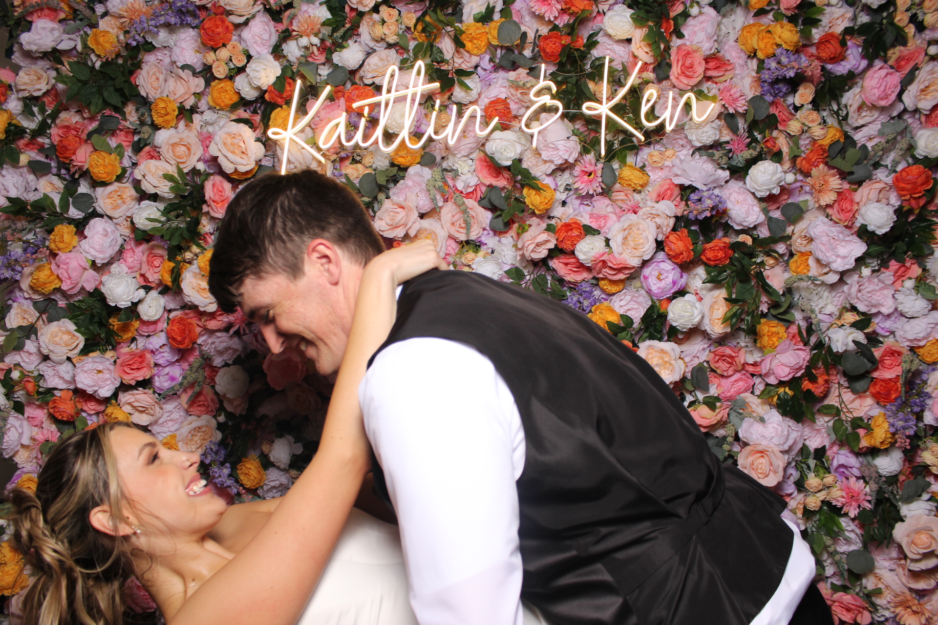 Kaitlin & Ken | View more photos from the event at gallery.photoboothcincy.com/u/PhotoBoothCincy/Kaitlin-Ken