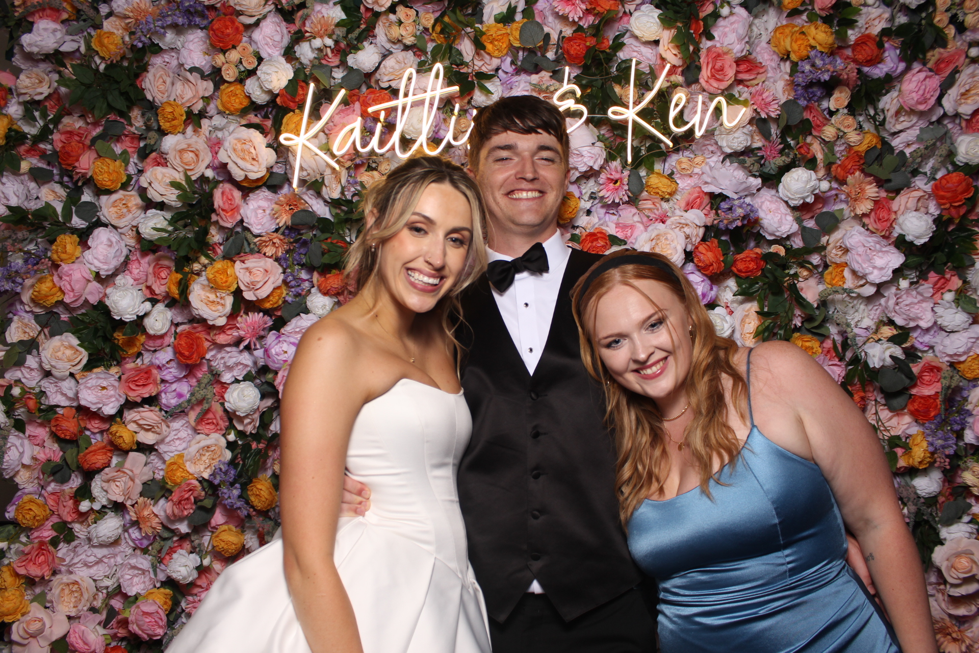 Kaitlin & Ken | View more photos from the event at gallery.photoboothcincy.com/u/PhotoBoothCincy/Kaitlin-Ken
