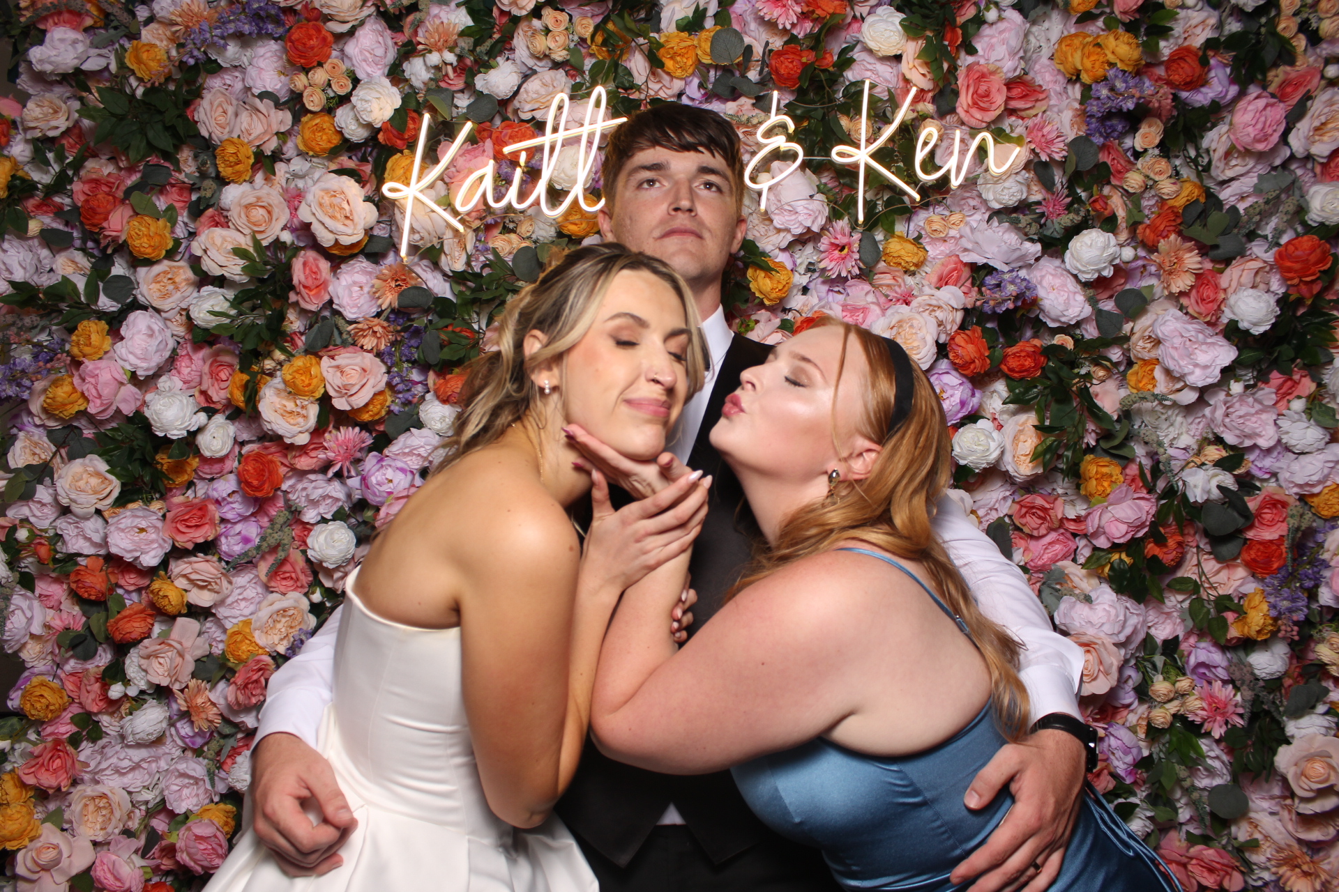 Kaitlin & Ken | View more photos from the event at gallery.photoboothcincy.com/u/PhotoBoothCincy/Kaitlin-Ken