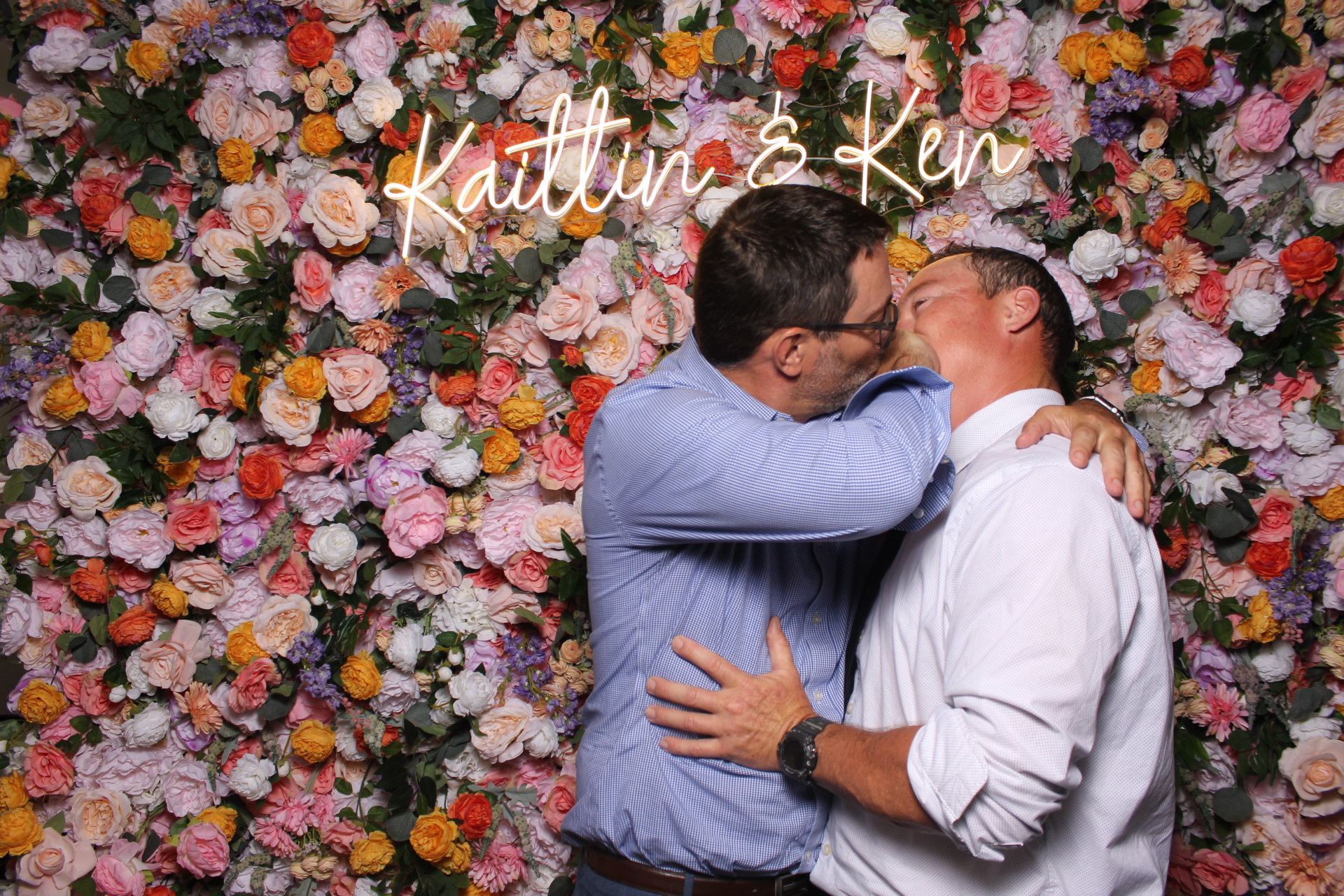 Kaitlin & Ken | View more photos from the event at gallery.photoboothcincy.com/u/PhotoBoothCincy/Kaitlin-Ken