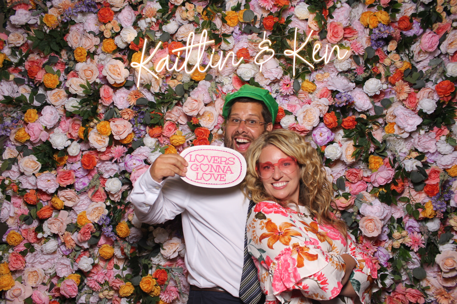 Kaitlin & Ken | View more photos from the event at gallery.photoboothcincy.com/u/PhotoBoothCincy/Kaitlin-Ken