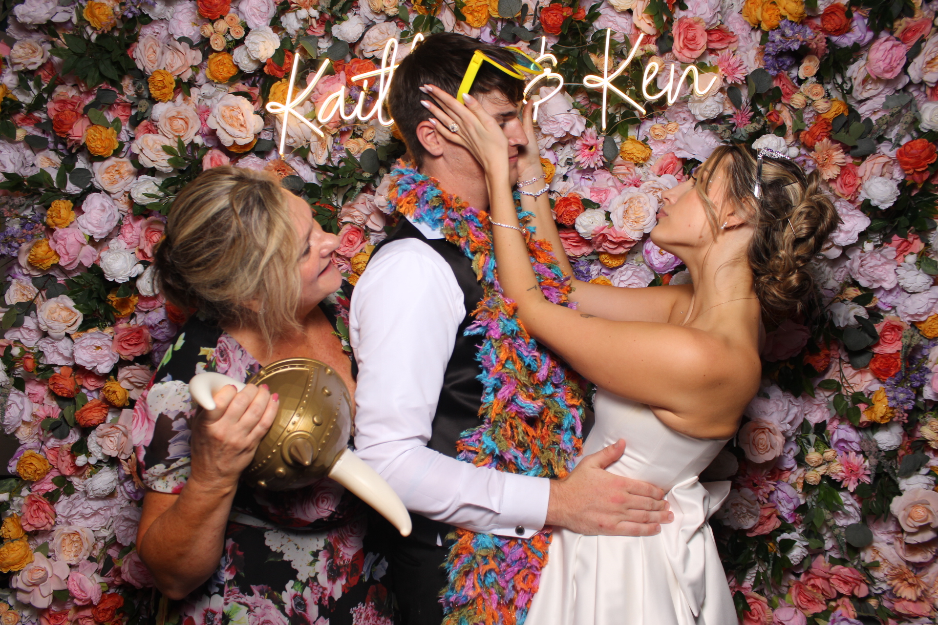 Kaitlin & Ken | View more photos from the event at gallery.photoboothcincy.com/u/PhotoBoothCincy/Kaitlin-Ken