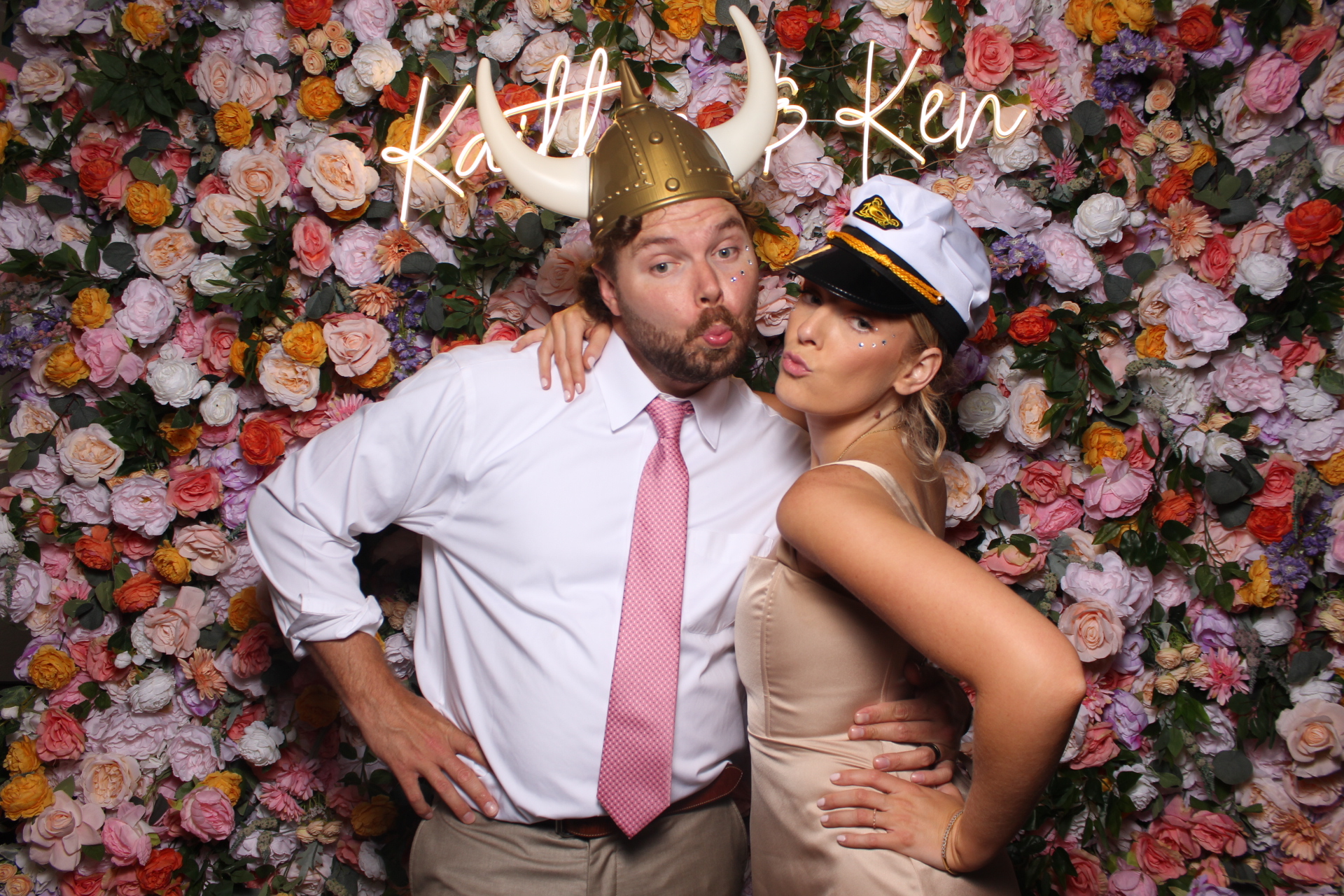 Kaitlin & Ken | View more photos from the event at gallery.photoboothcincy.com/u/PhotoBoothCincy/Kaitlin-Ken