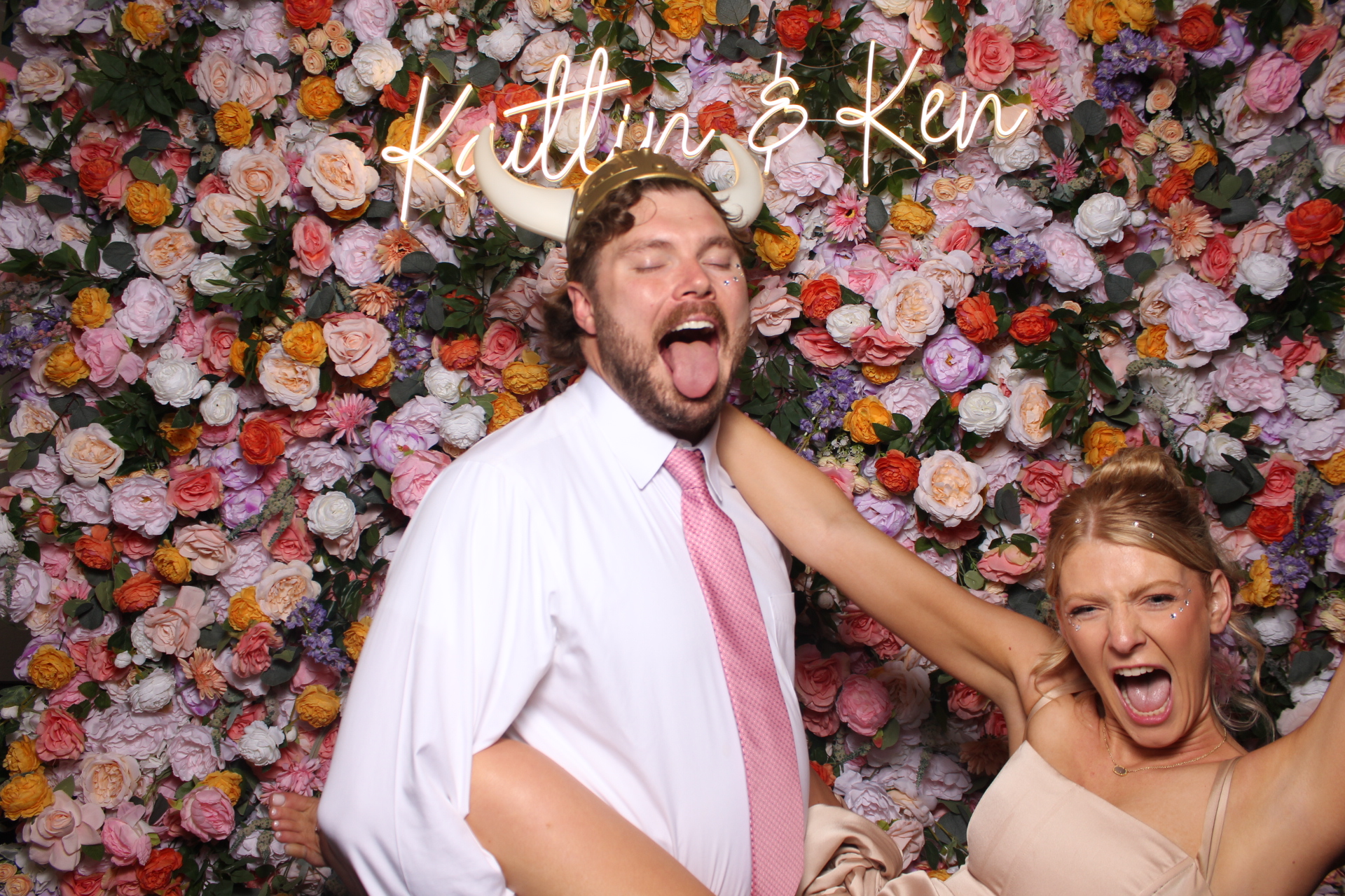 Kaitlin & Ken | View more photos from the event at gallery.photoboothcincy.com/u/PhotoBoothCincy/Kaitlin-Ken