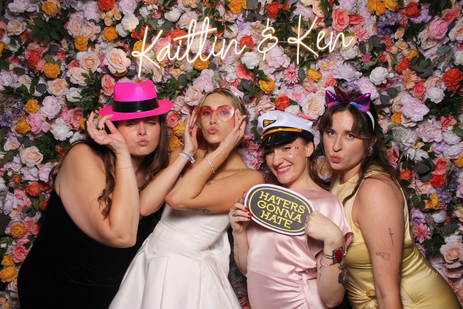 Kaitlin & Ken | View more photos from the event at gallery.photoboothcincy.com/u/PhotoBoothCincy/Kaitlin-Ken