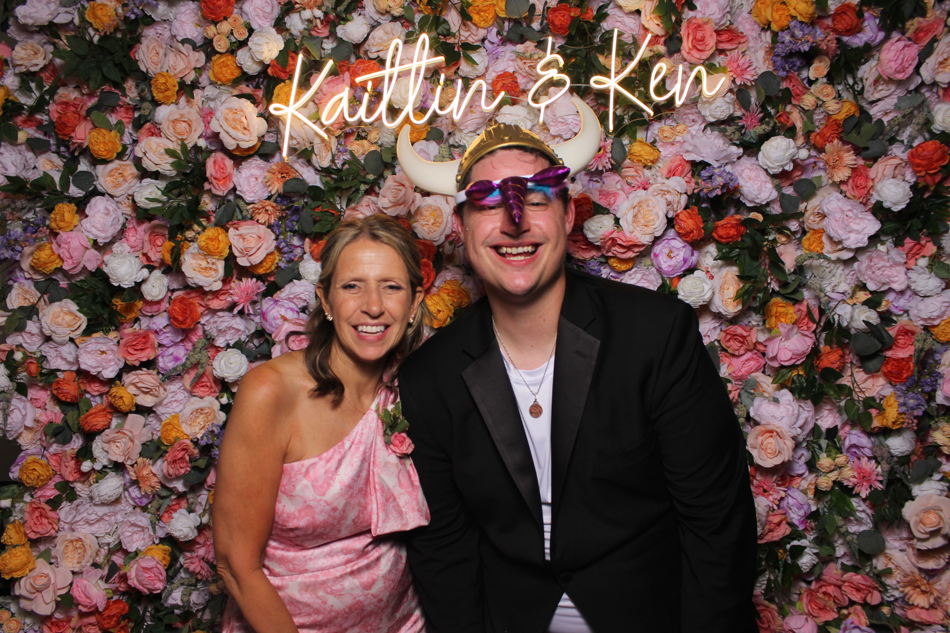 Kaitlin & Ken | View more photos from the event at gallery.photoboothcincy.com/u/PhotoBoothCincy/Kaitlin-Ken