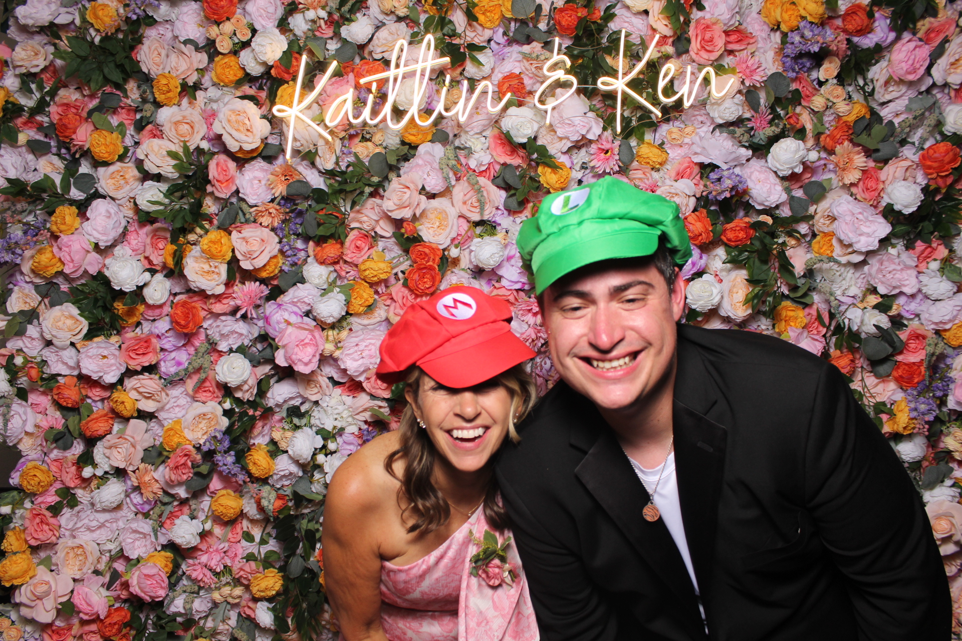 Kaitlin & Ken | View more photos from the event at gallery.photoboothcincy.com/u/PhotoBoothCincy/Kaitlin-Ken