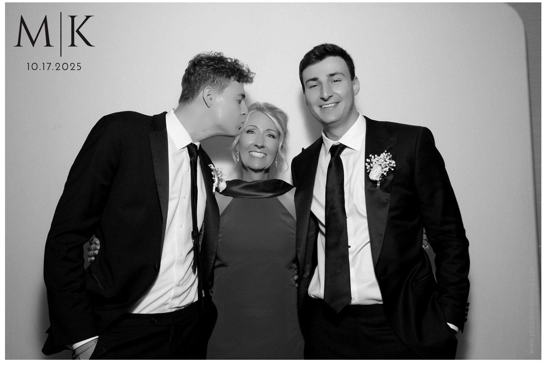 Katelin & Matthew  | View more photos from the event at gallery.photoboothcincy.com/u/PhotoBoothCincy/Katelin-Matthew