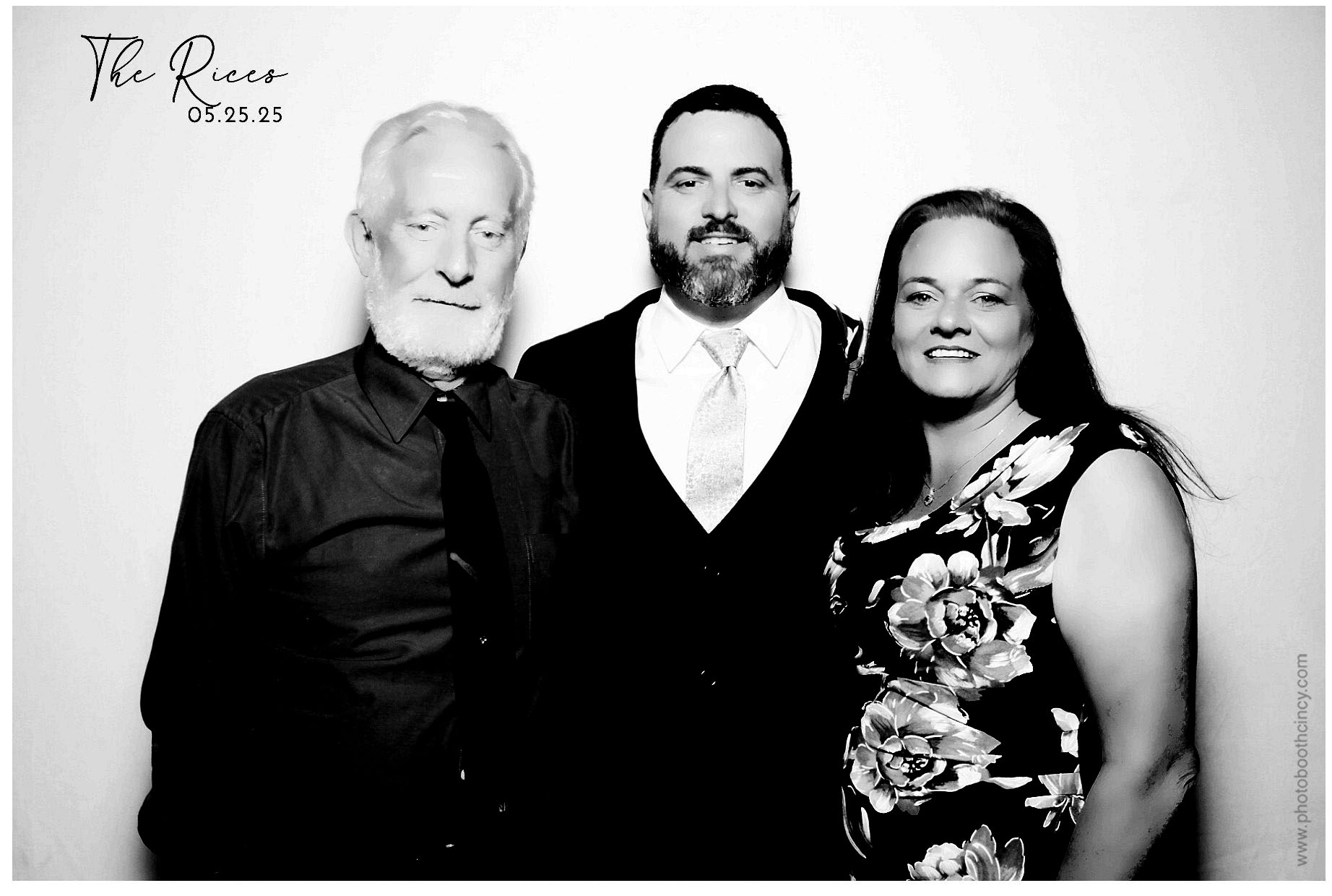 Kathleen & Chad | View more photos from the event at gallery.photoboothcincy.com/u/PhotoBoothCincy/Kathleen-Chad