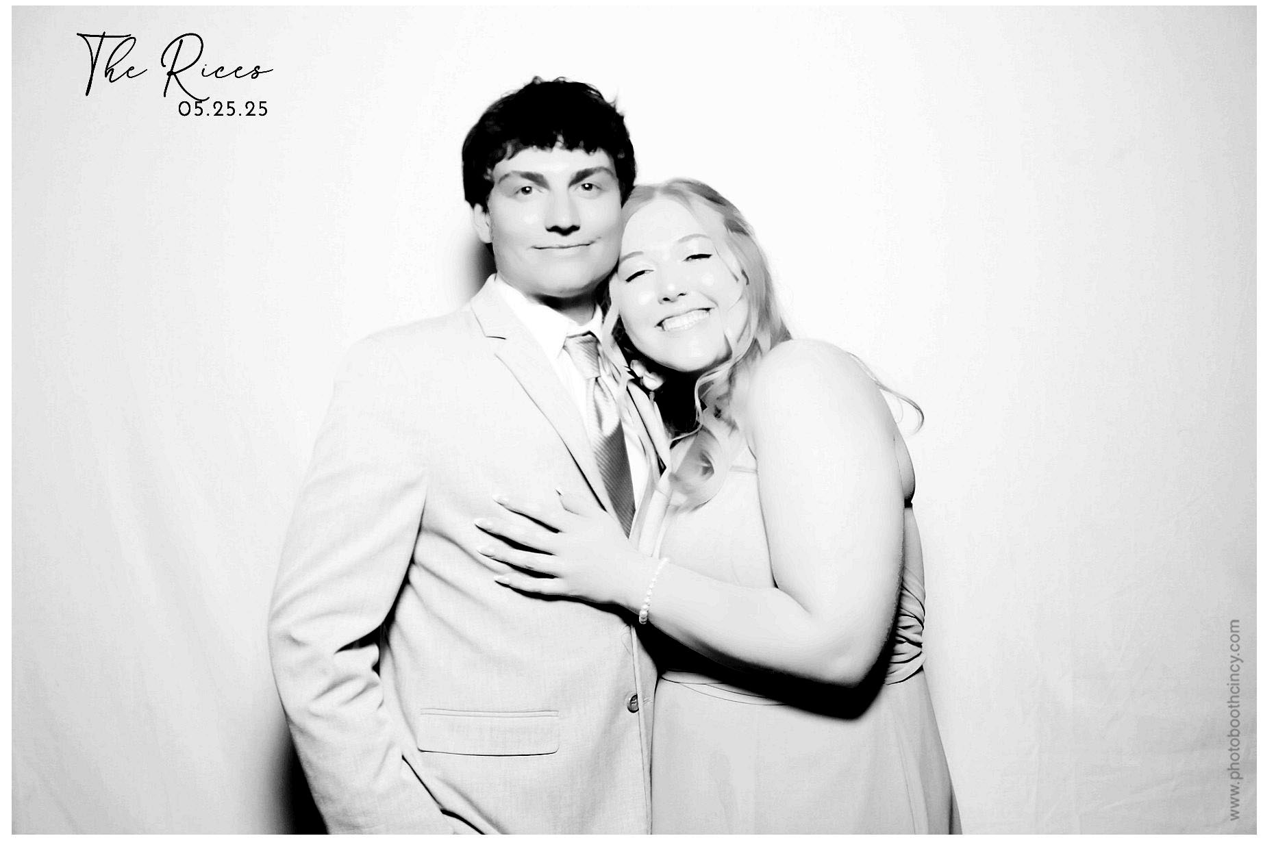 Kathleen & Chad | View more photos from the event at gallery.photoboothcincy.com/u/PhotoBoothCincy/Kathleen-Chad