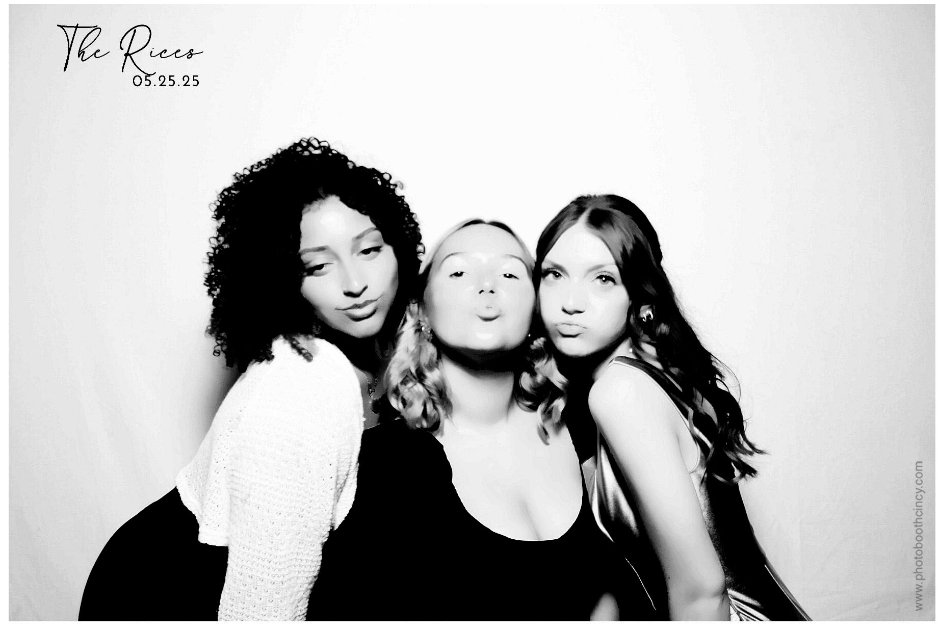 Kathleen & Chad | View more photos from the event at gallery.photoboothcincy.com/u/PhotoBoothCincy/Kathleen-Chad