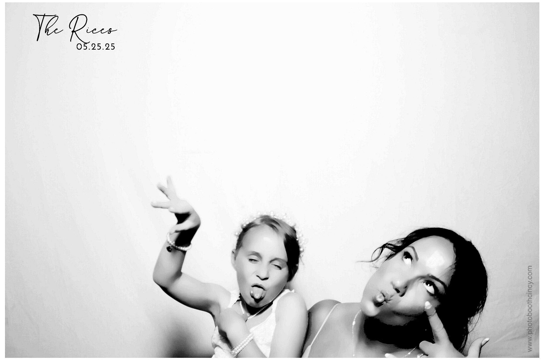 Kathleen & Chad | View more photos from the event at gallery.photoboothcincy.com/u/PhotoBoothCincy/Kathleen-Chad