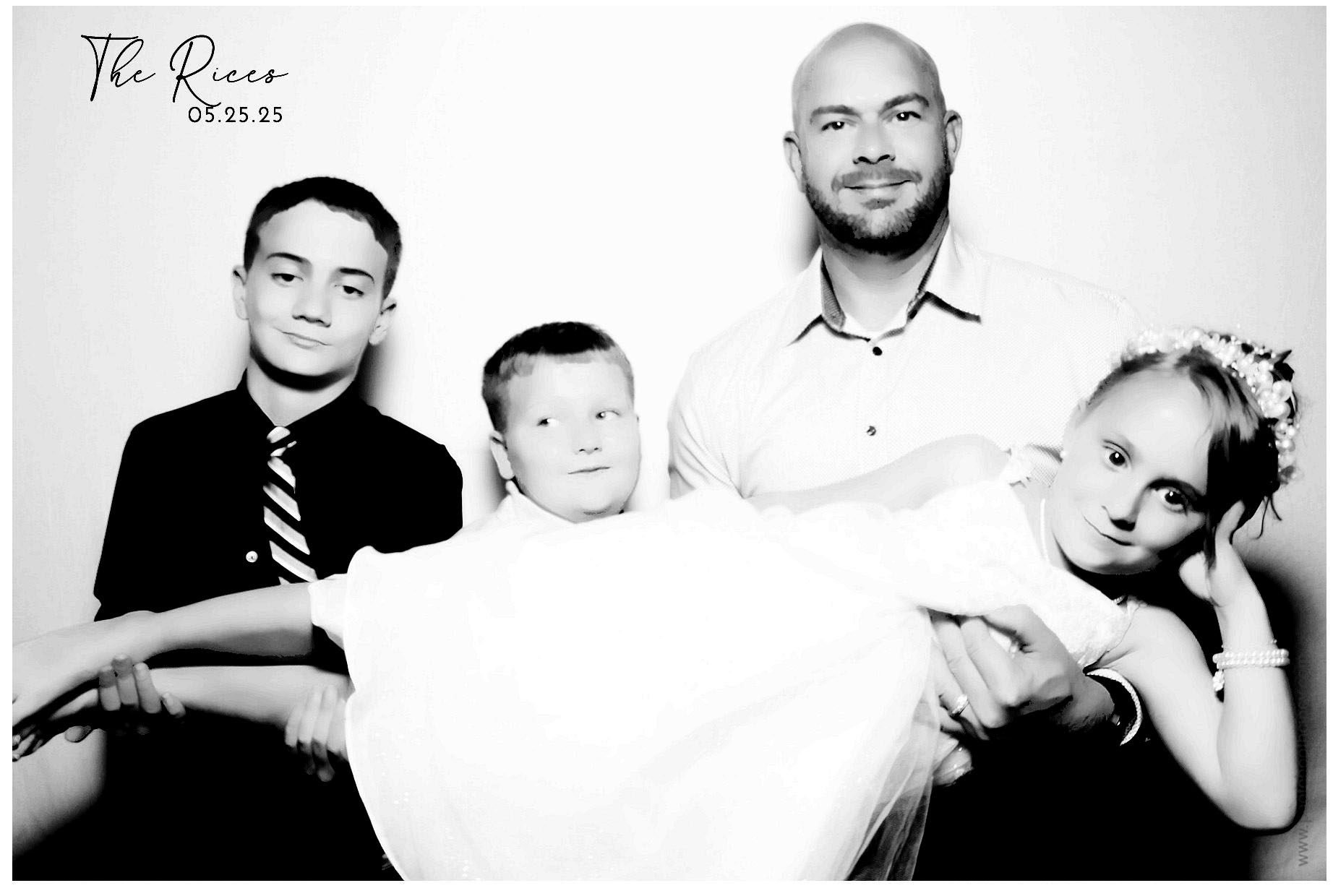 Kathleen & Chad | View more photos from the event at gallery.photoboothcincy.com/u/PhotoBoothCincy/Kathleen-Chad