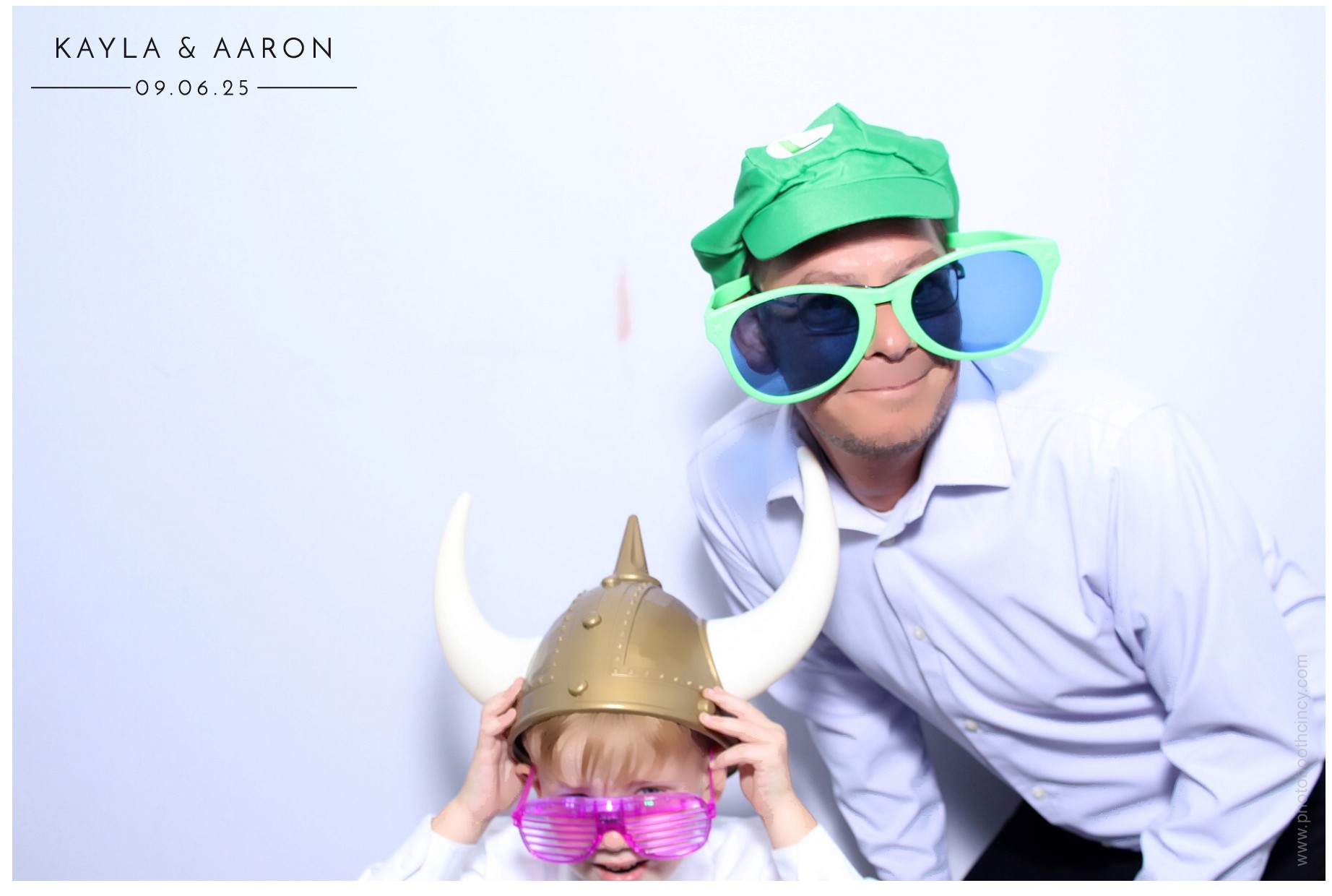 Kayla & Aaron | View more photos from the event at gallery.photoboothcincy.com/u/PhotoBoothCincy/Kayla-Aaron