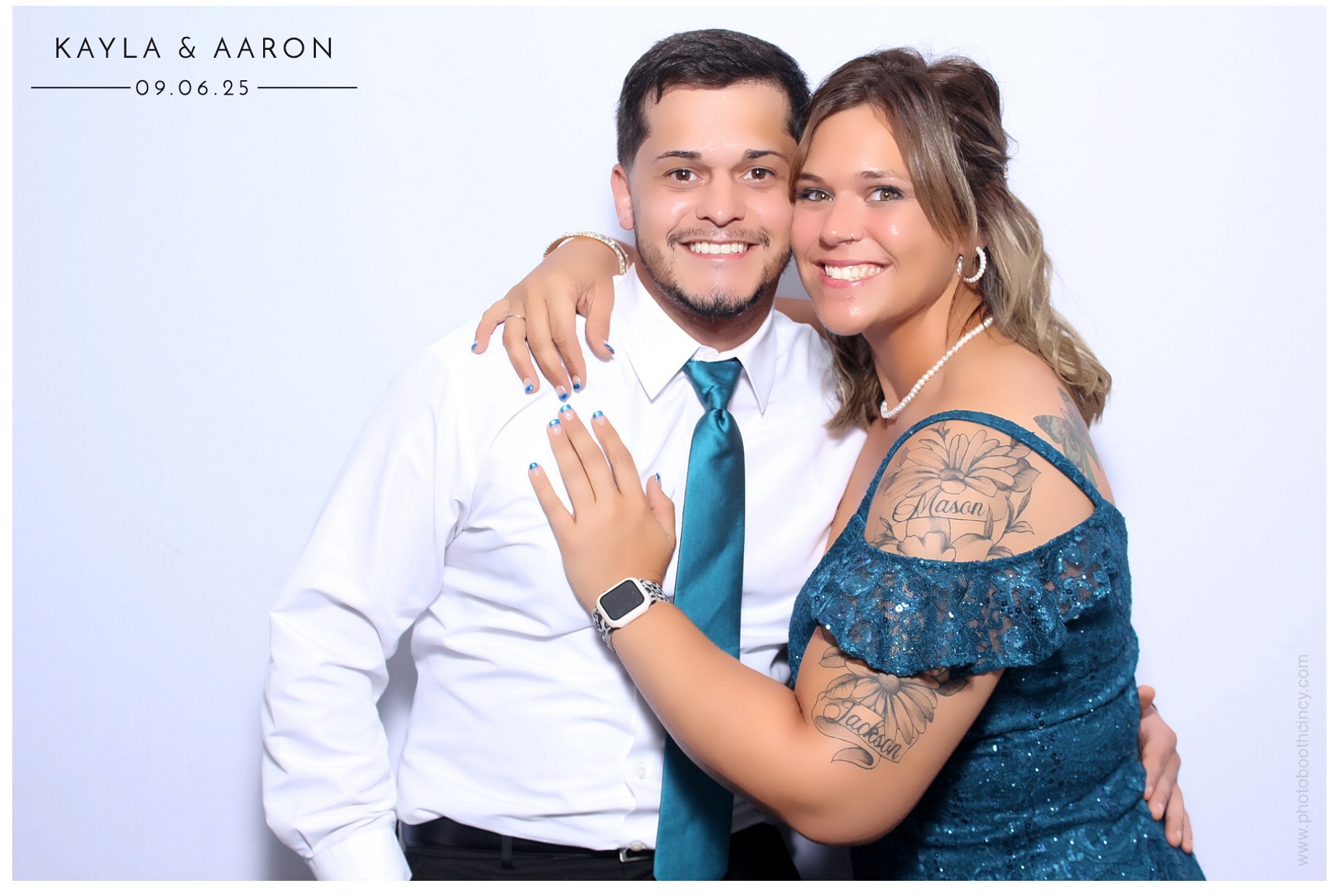 Kayla & Aaron | View more photos from the event at gallery.photoboothcincy.com/u/PhotoBoothCincy/Kayla-Aaron